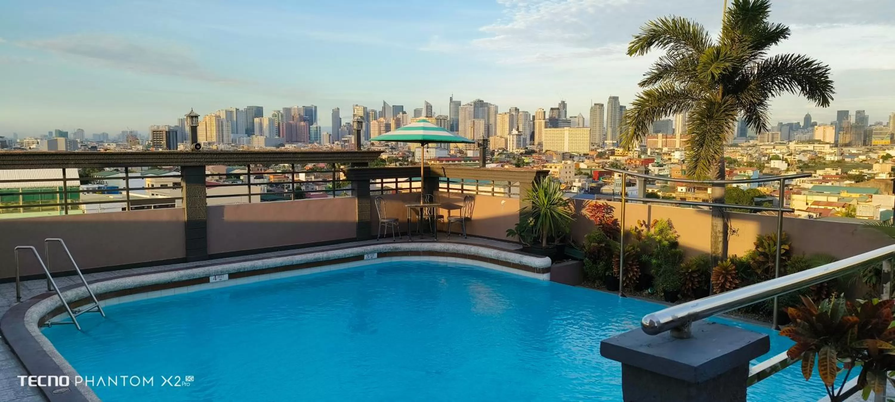 Urban Travellers Hotel