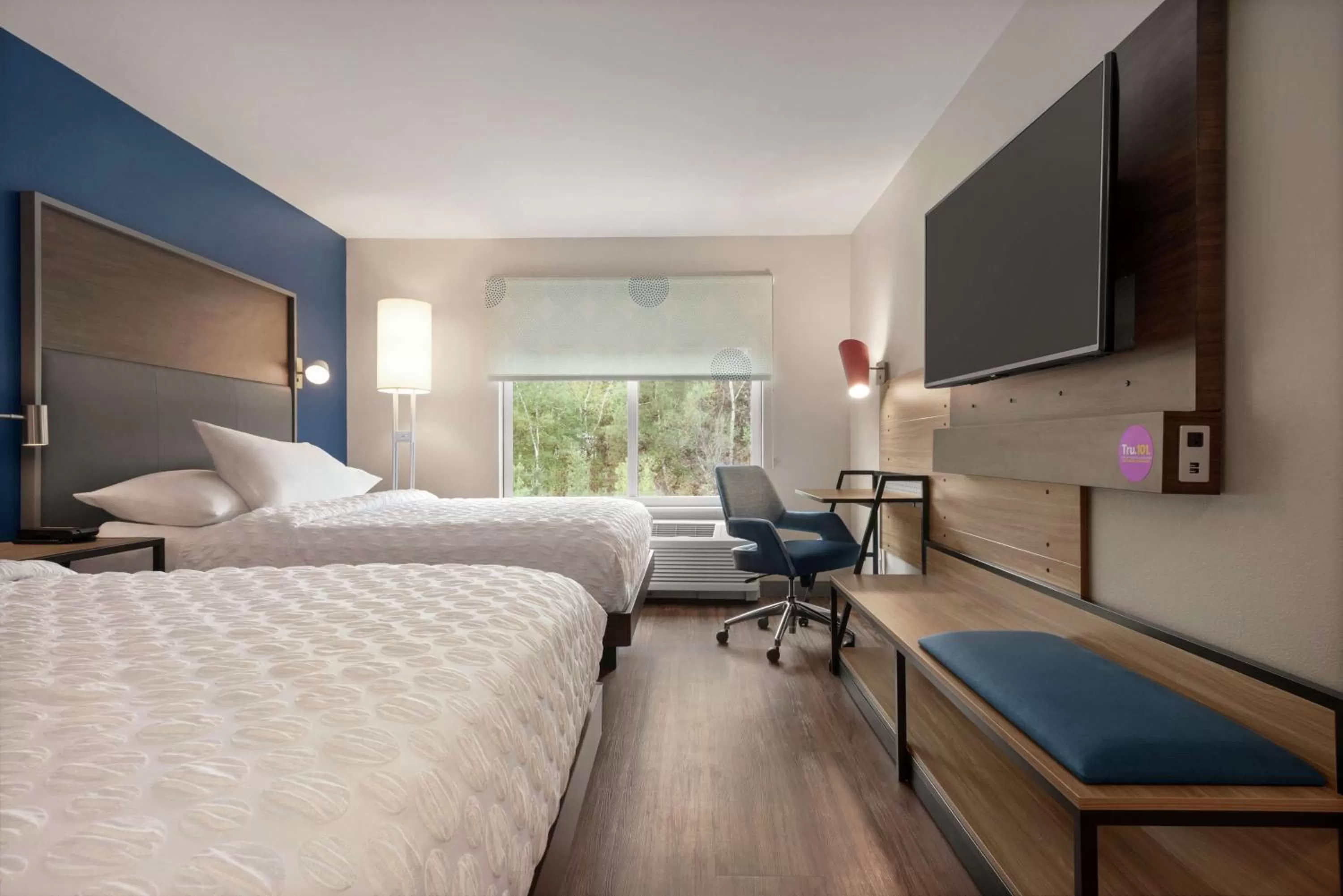 Queen Room with Two Queen Beds in Tru By Hilton Duluth Mall Area