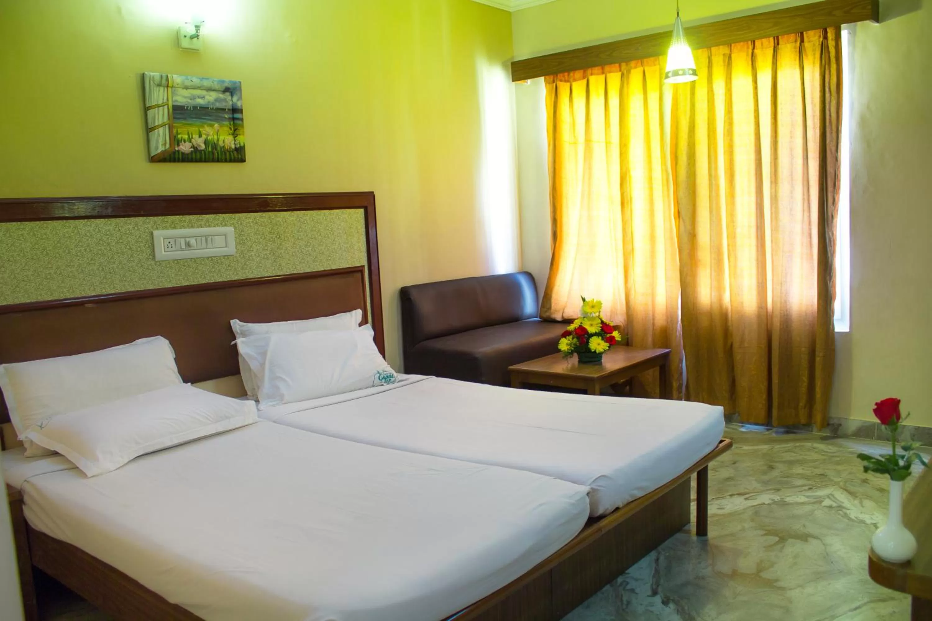 Deluxe Double or Twin Room in Hotel Chennai Gate
