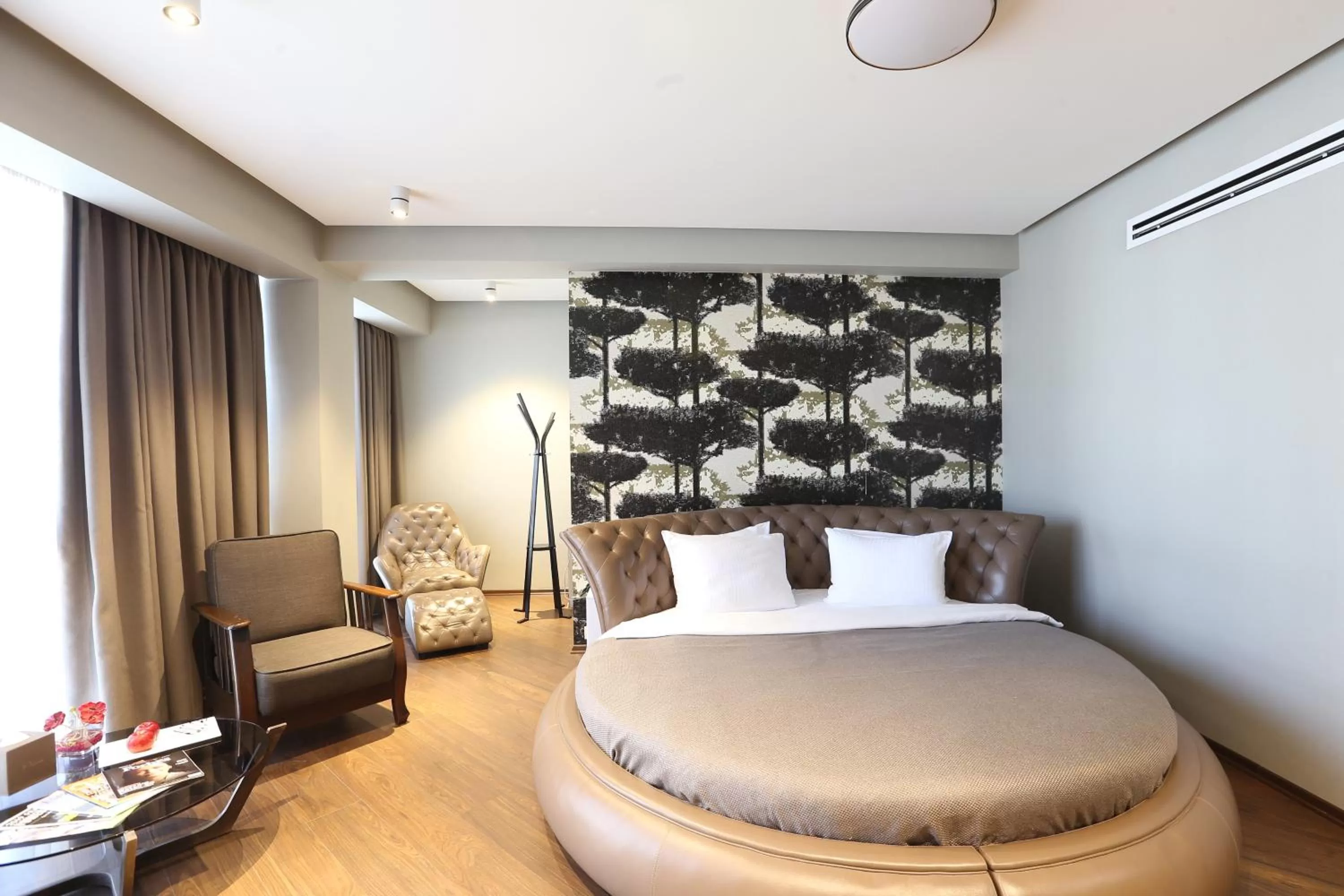 Superior Room with Round Bed - single occupancy in Golden Palace Hotel