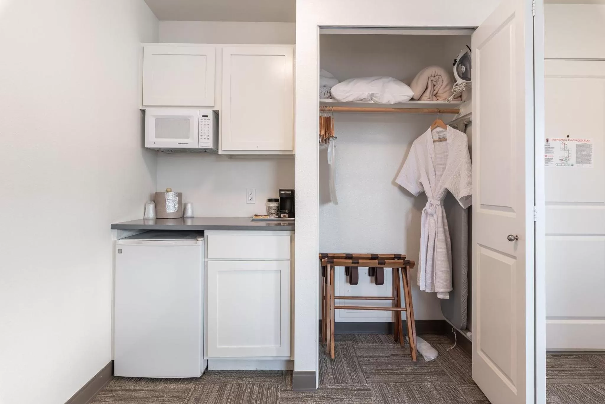 Queen Suite with Two Queen Beds - single occupancy in Marshall Suites Bainbridge Island, SureStay Collection by BW