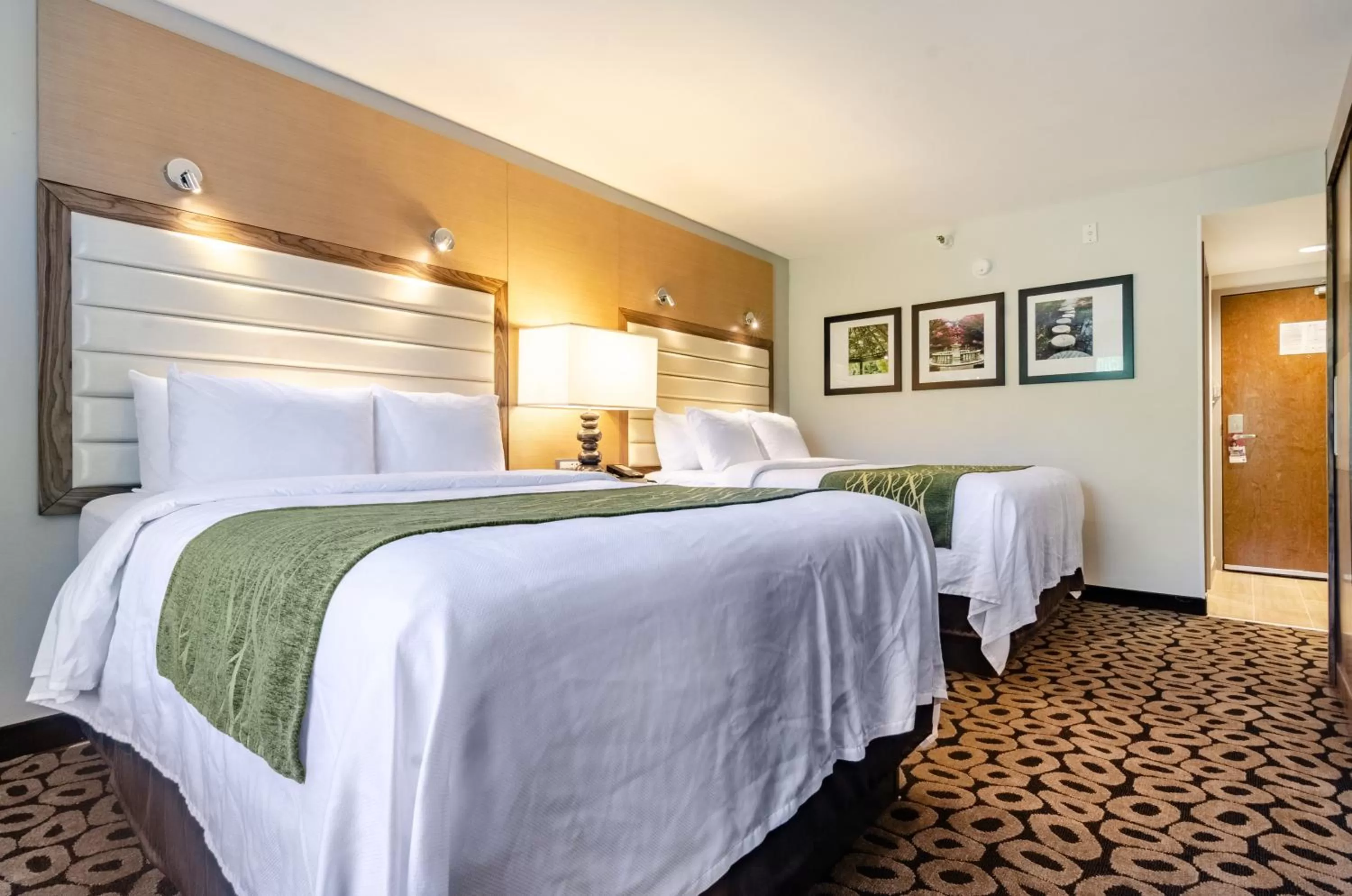 Queen Room - Accessible/Non-Smoking in Comfort Inn Raleigh Midtown