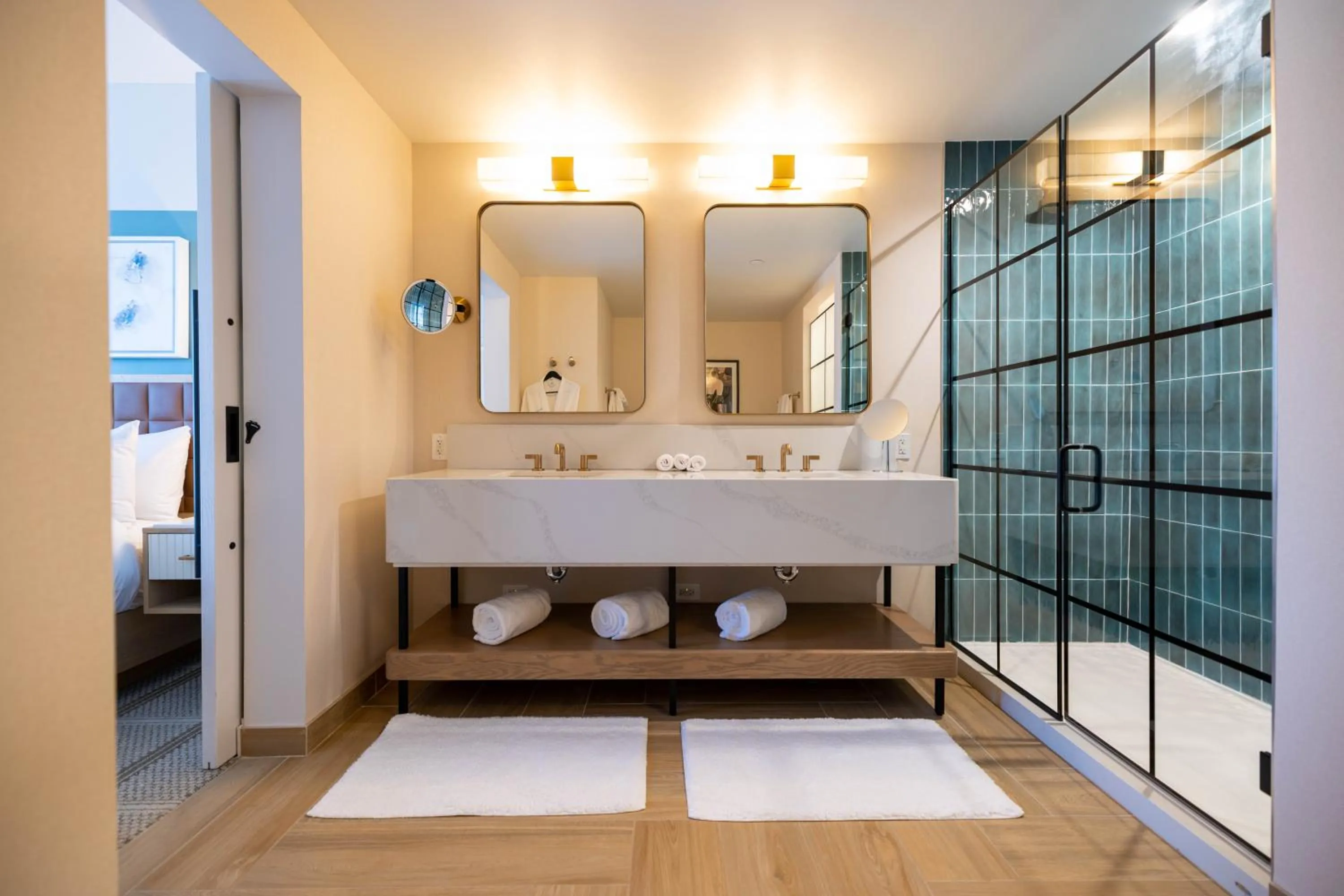 Deluxe King Room with City View in The Alamite, Tuscaloosa, a Tribute Portfolio Hotel