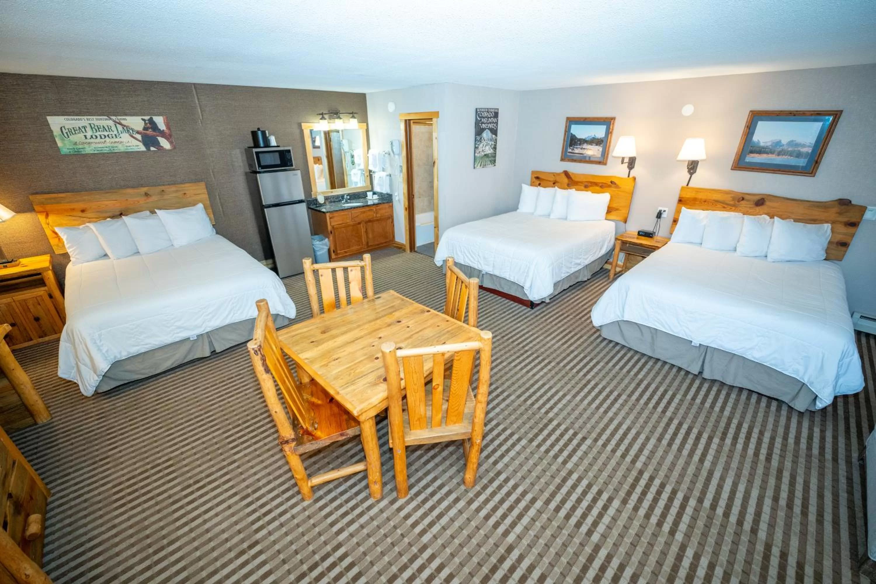 3 Queen Room - Non-Pet Friendly in Hotel Estes