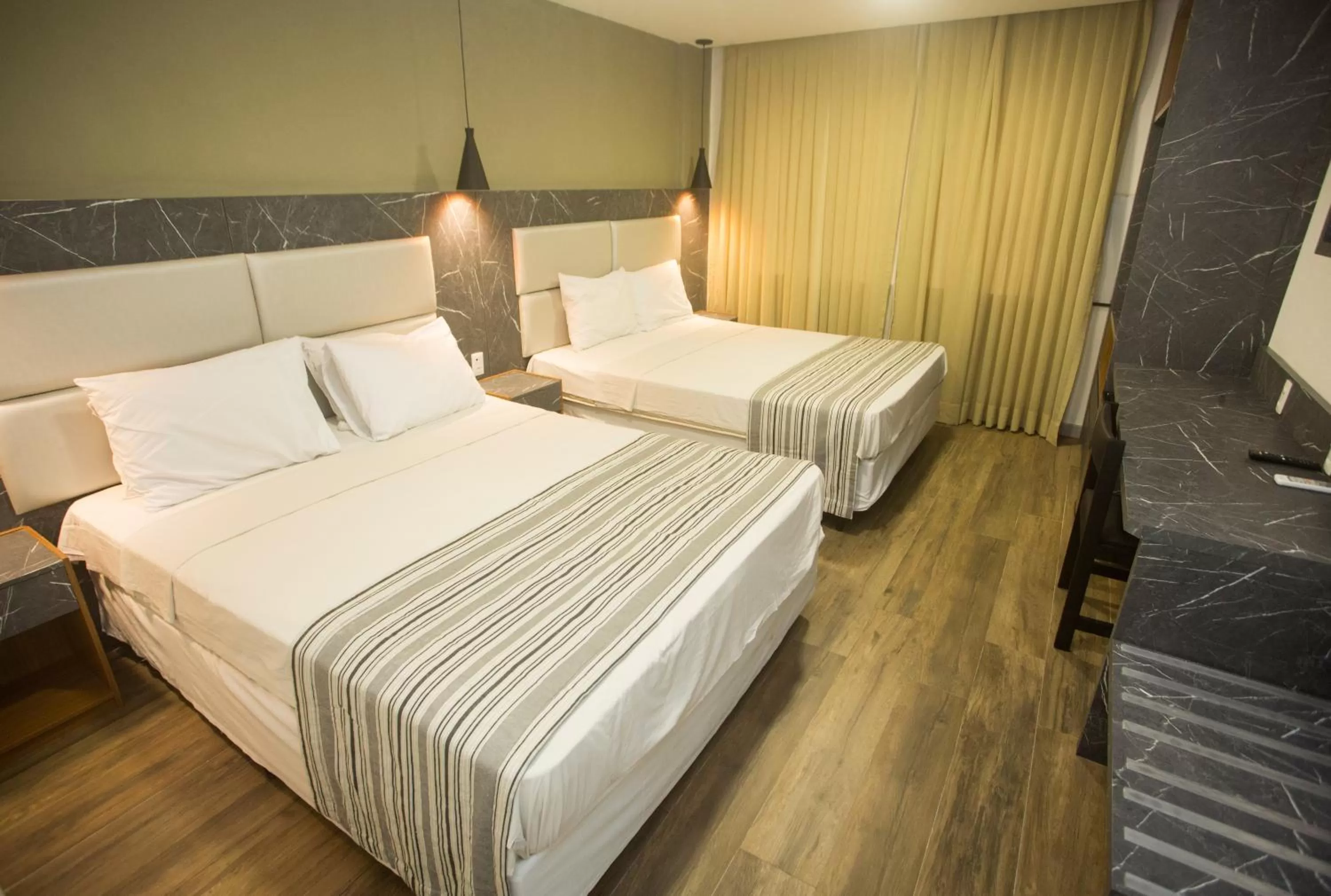 Deluxe Quadruple Room in Real Palace Hotel