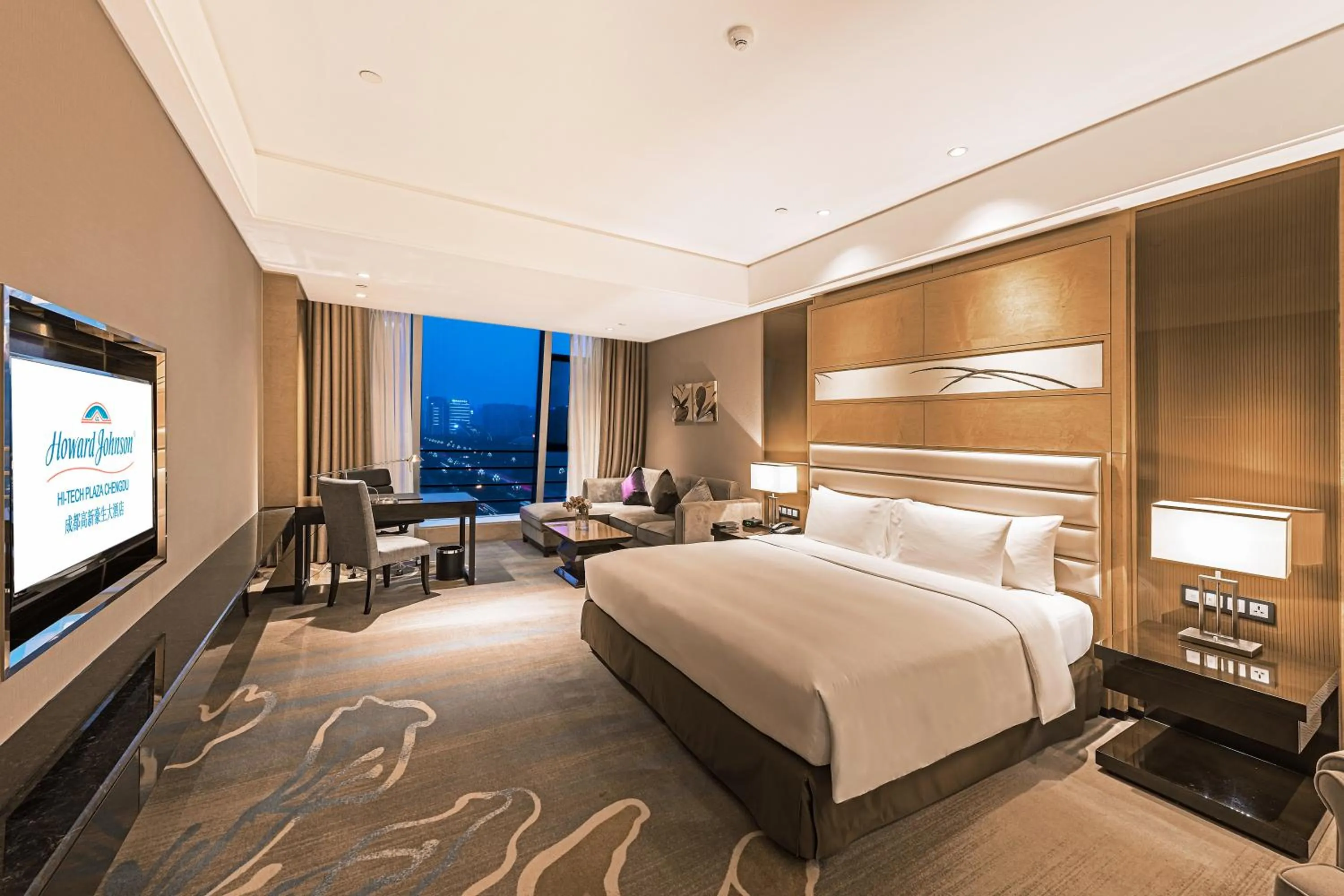 Hollywood King Room Non-Smoking in Howard Johnson Hi - Tech Plaza Chengdu