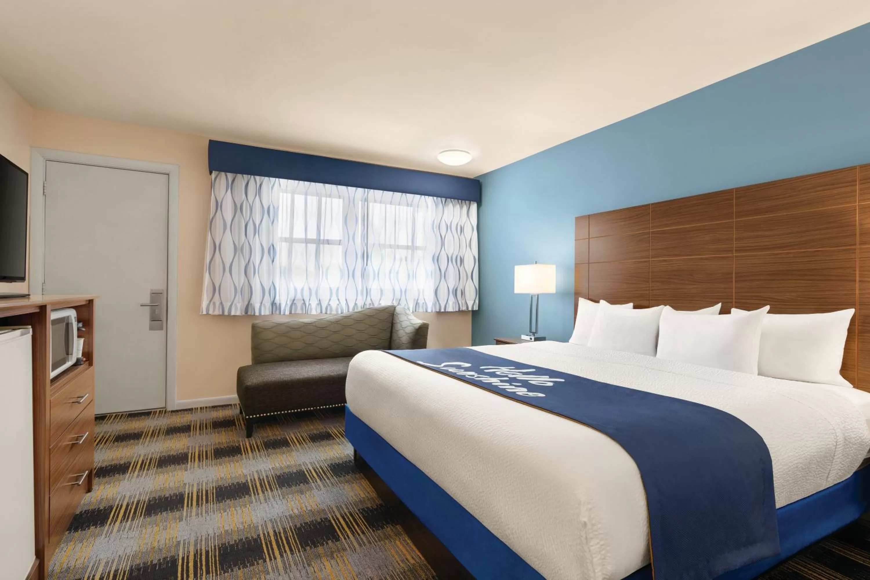 King Room - Mobility Access/Non-Smoking in Days Inn by Wyndham Middletown/Newport Area
