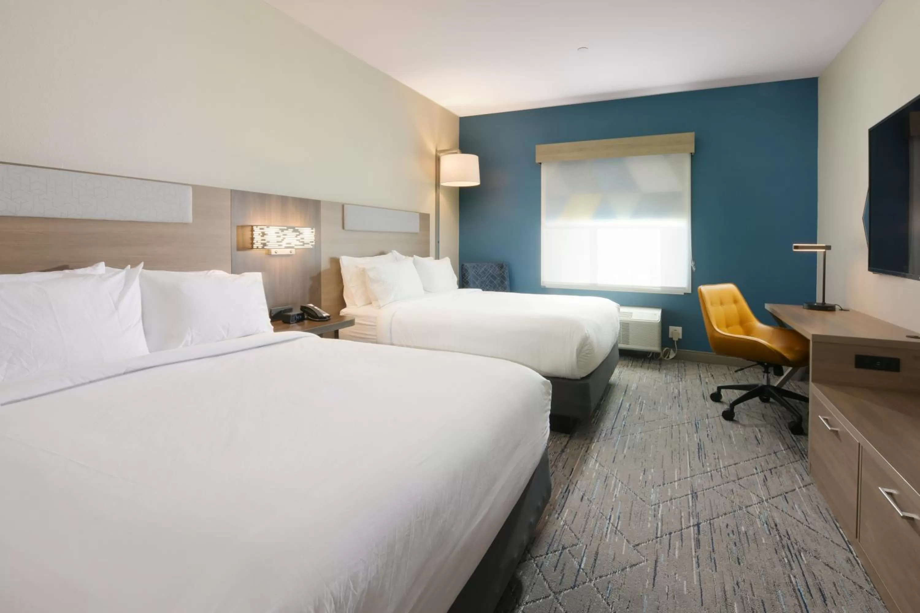 Standard Queen Room with Two Queen Beds in Holiday Inn Express & Suites - Williamstown - Glassboro by IHG