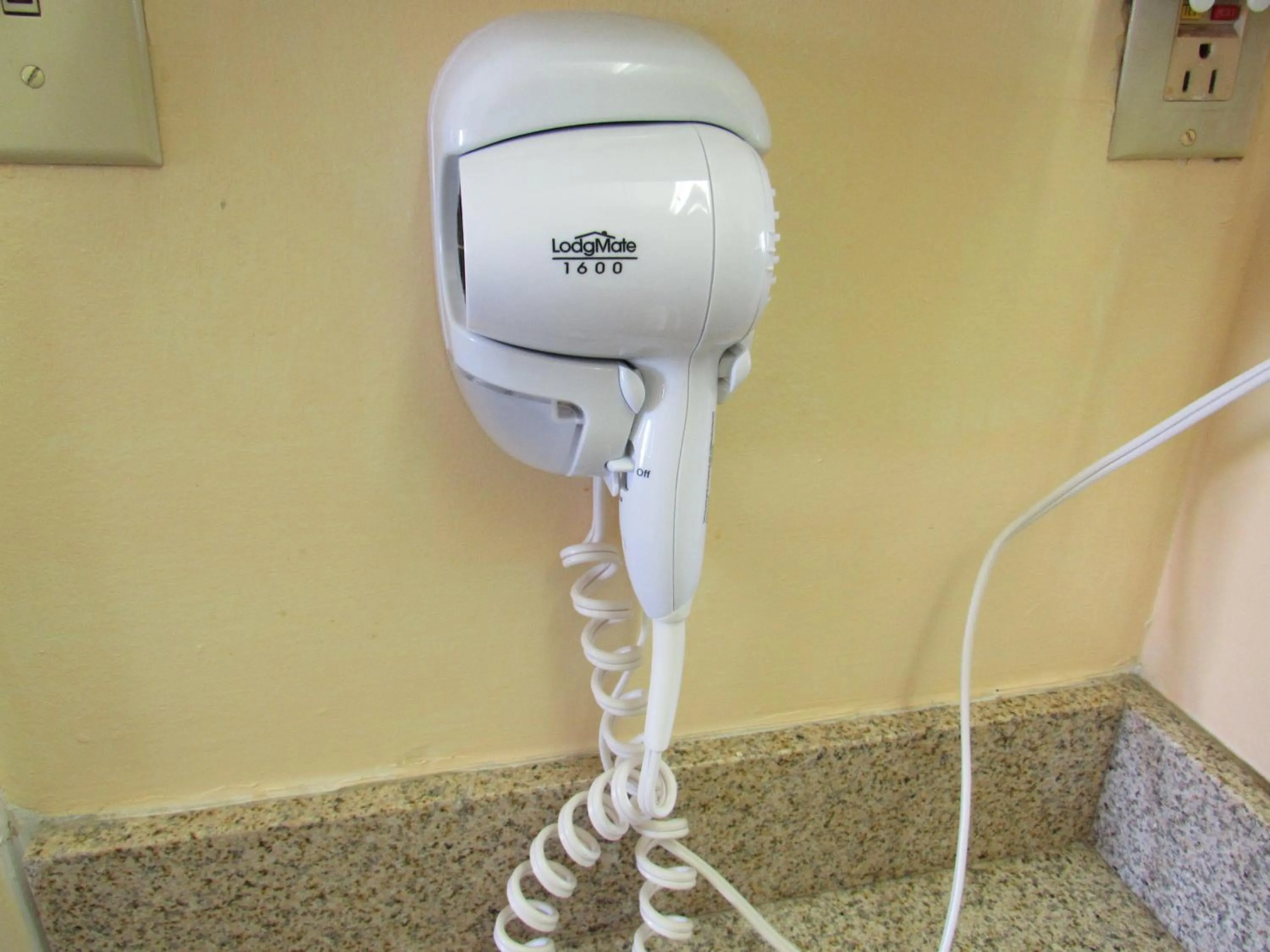 Double Room - single occupancy in Tourway Inn