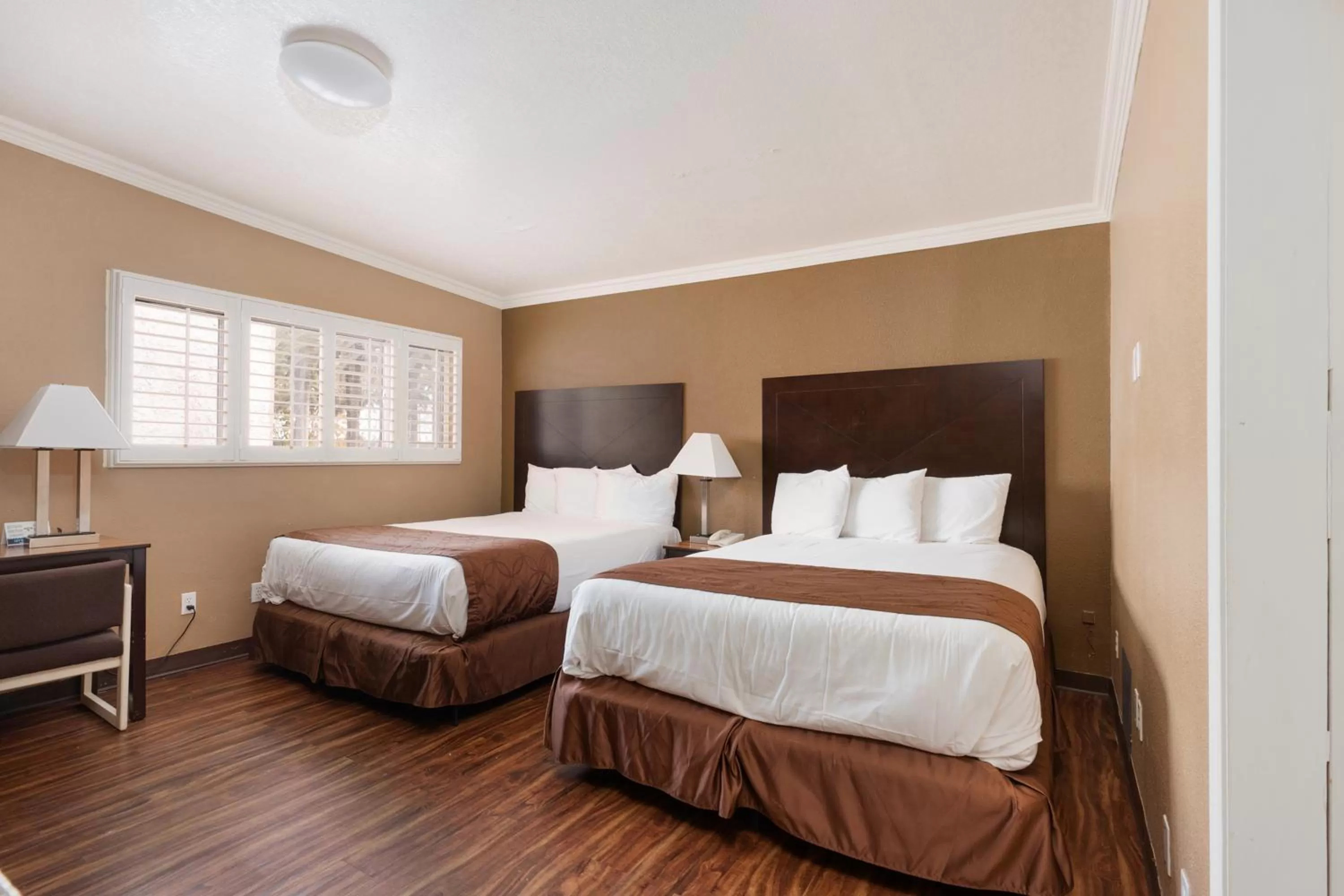 2 Queen Beds Deluxe Non-Smoking in Americas Best Value Inn & Suites Anaheim