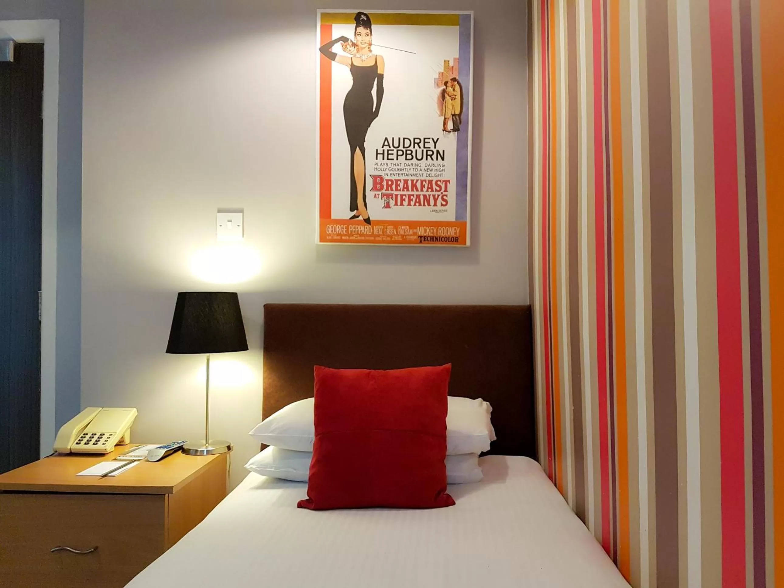 Compact Single  in Cumberland Hotel - OCEANA COLLECTION