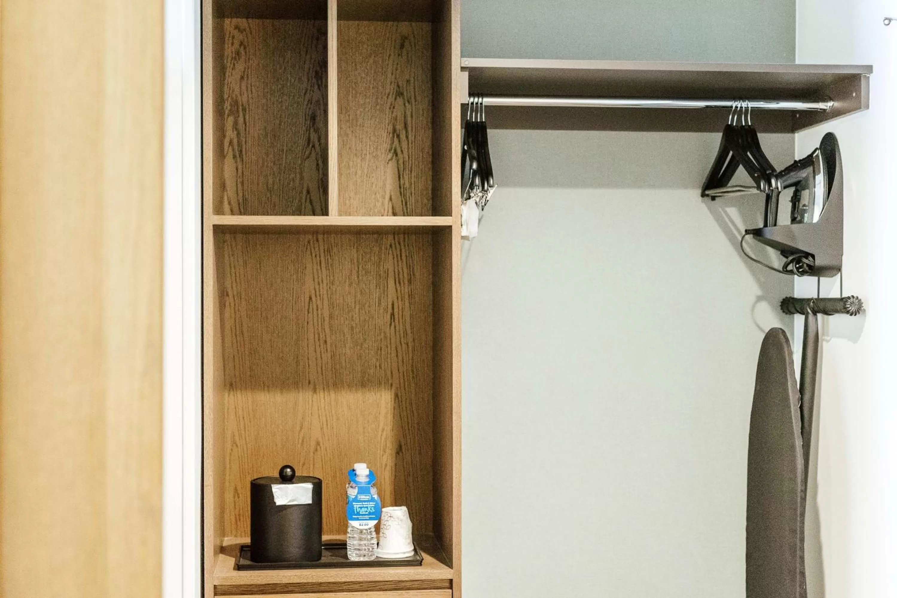 King Room with Roll-In Shower - Mobility Access in Hilton Garden Inn Denver Union Station