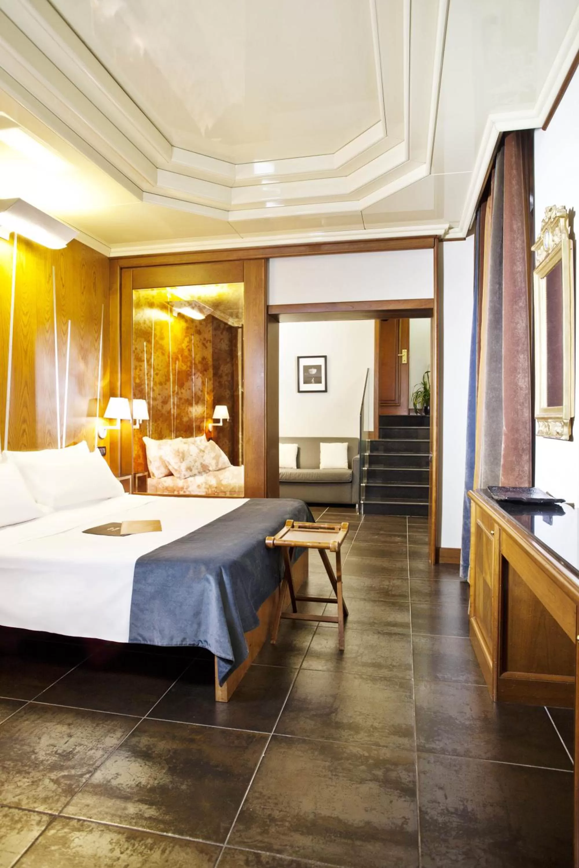 Superior Triple Room in Hotel Valadier