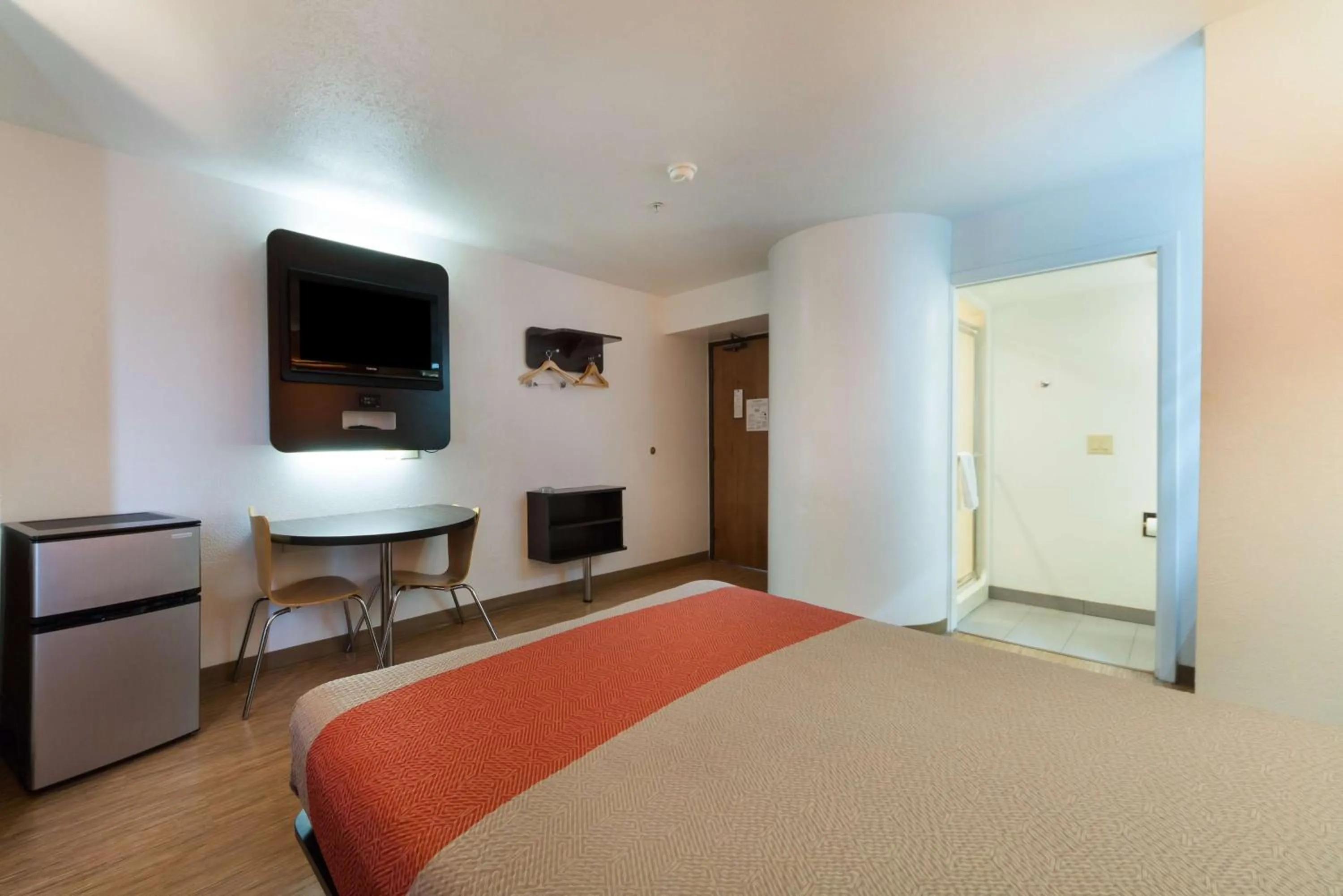 Double Room - Disability Access - Non-Smoking in Motel 6-Dallas, TX - Northeast