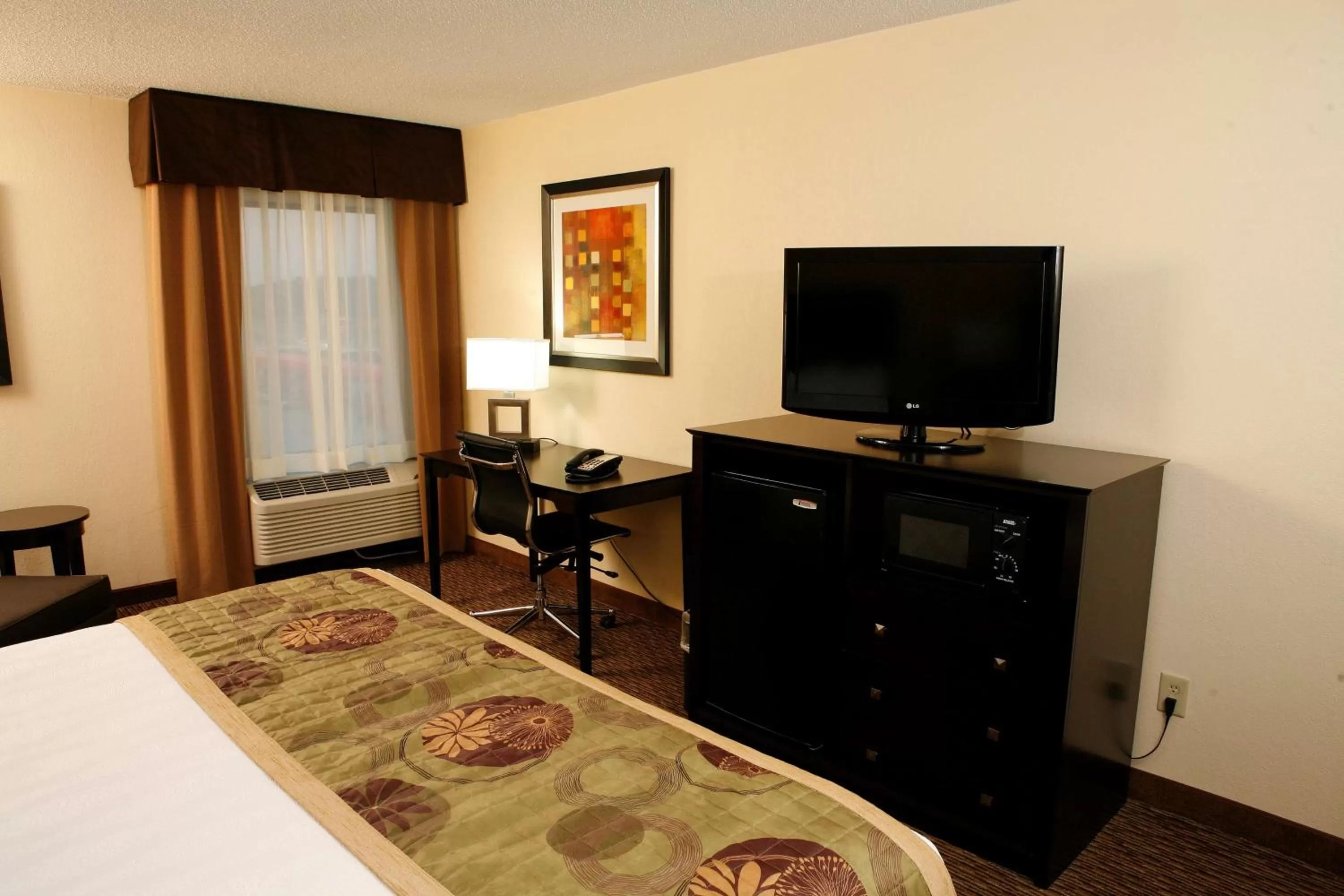 King Room with Hot Tub - Non-Smoking in Best Western Plus Goldsboro