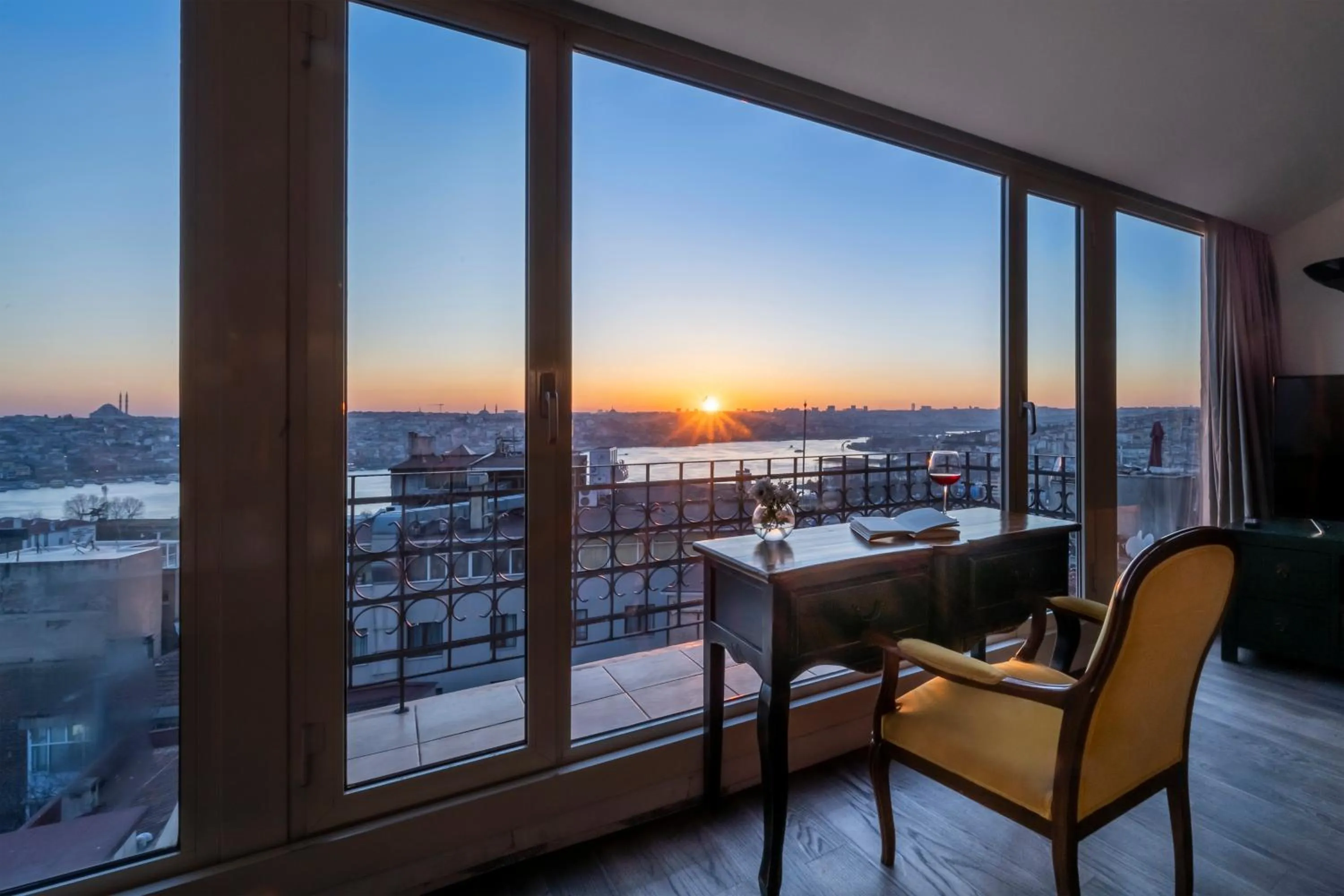 Penthouse in Ansen Hotel and Suites