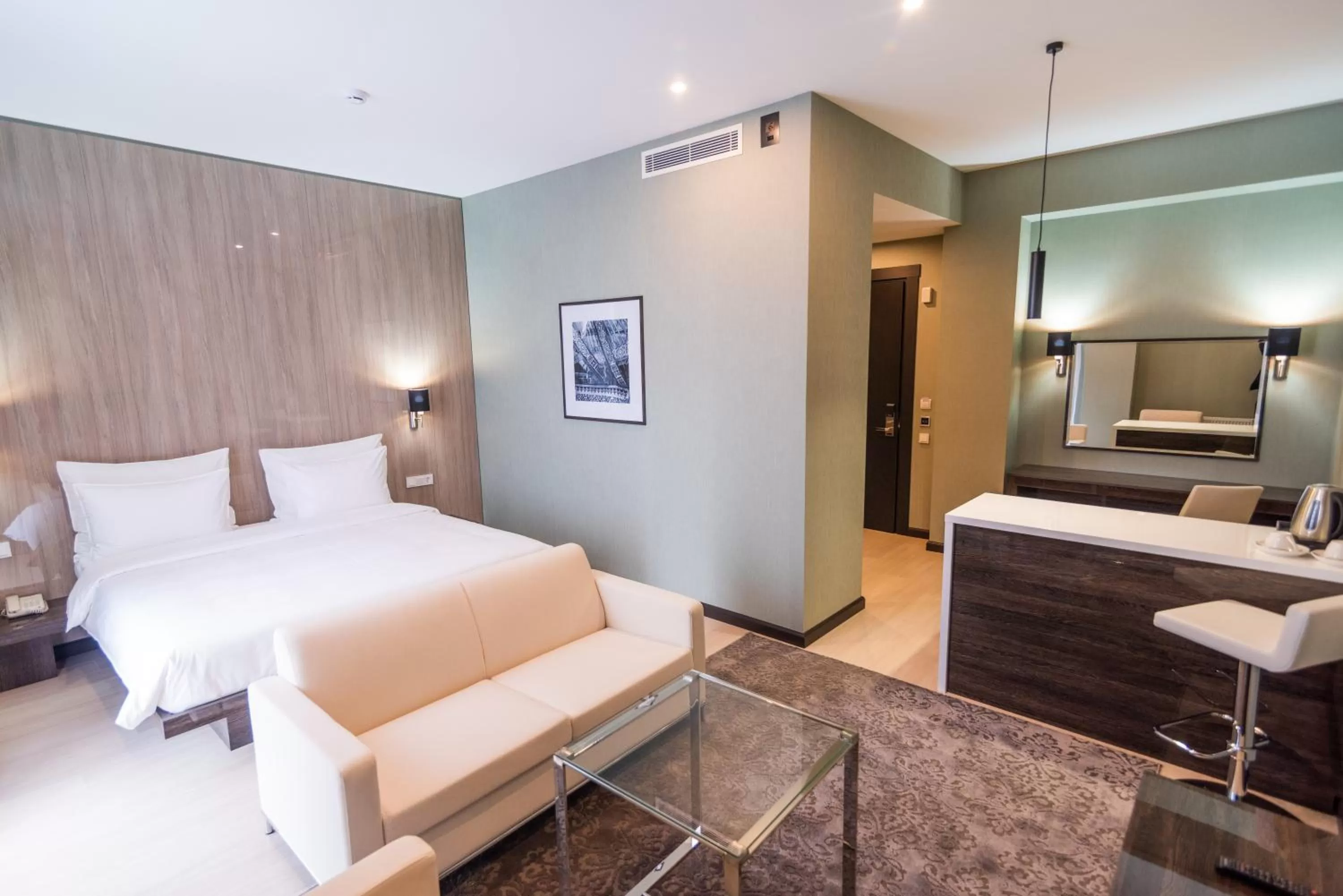 Deluxe Room in Resident City Hotel