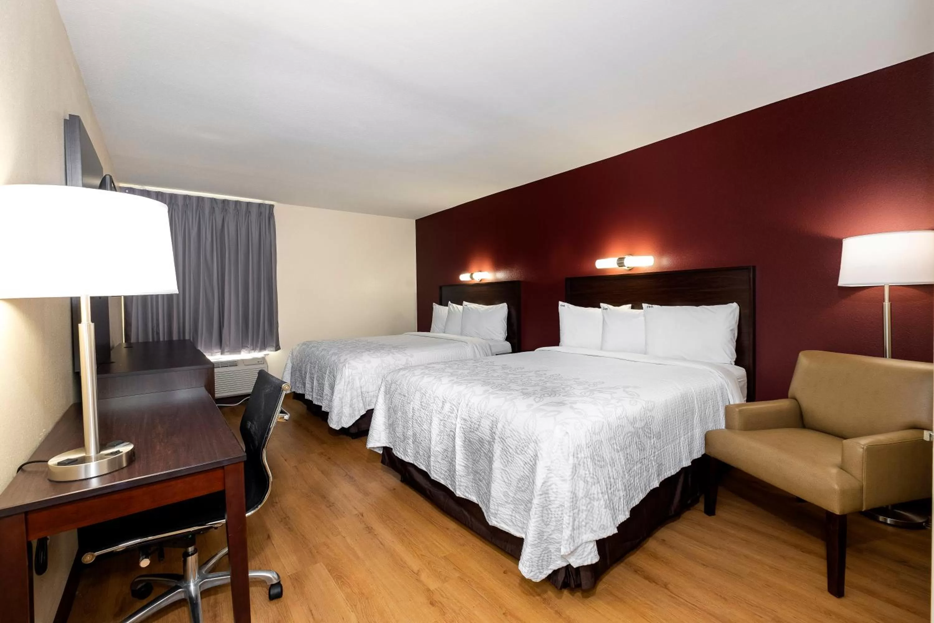 Deluxe Room with Two Queen Beds with Kitchenette Smoke Free in Red Roof Inn PLUS+ Tuscaloosa - University