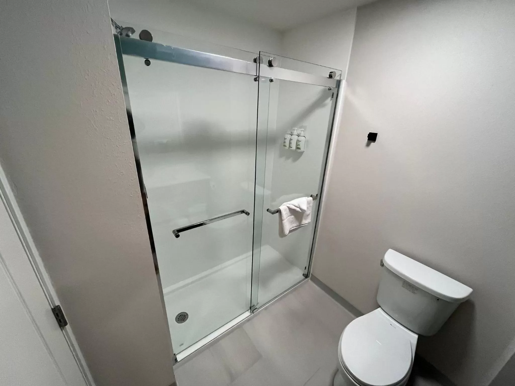 Queen Room with Two Queen Beds - Non-Smoking in Wingate By Wyndham Mansfield Ontario