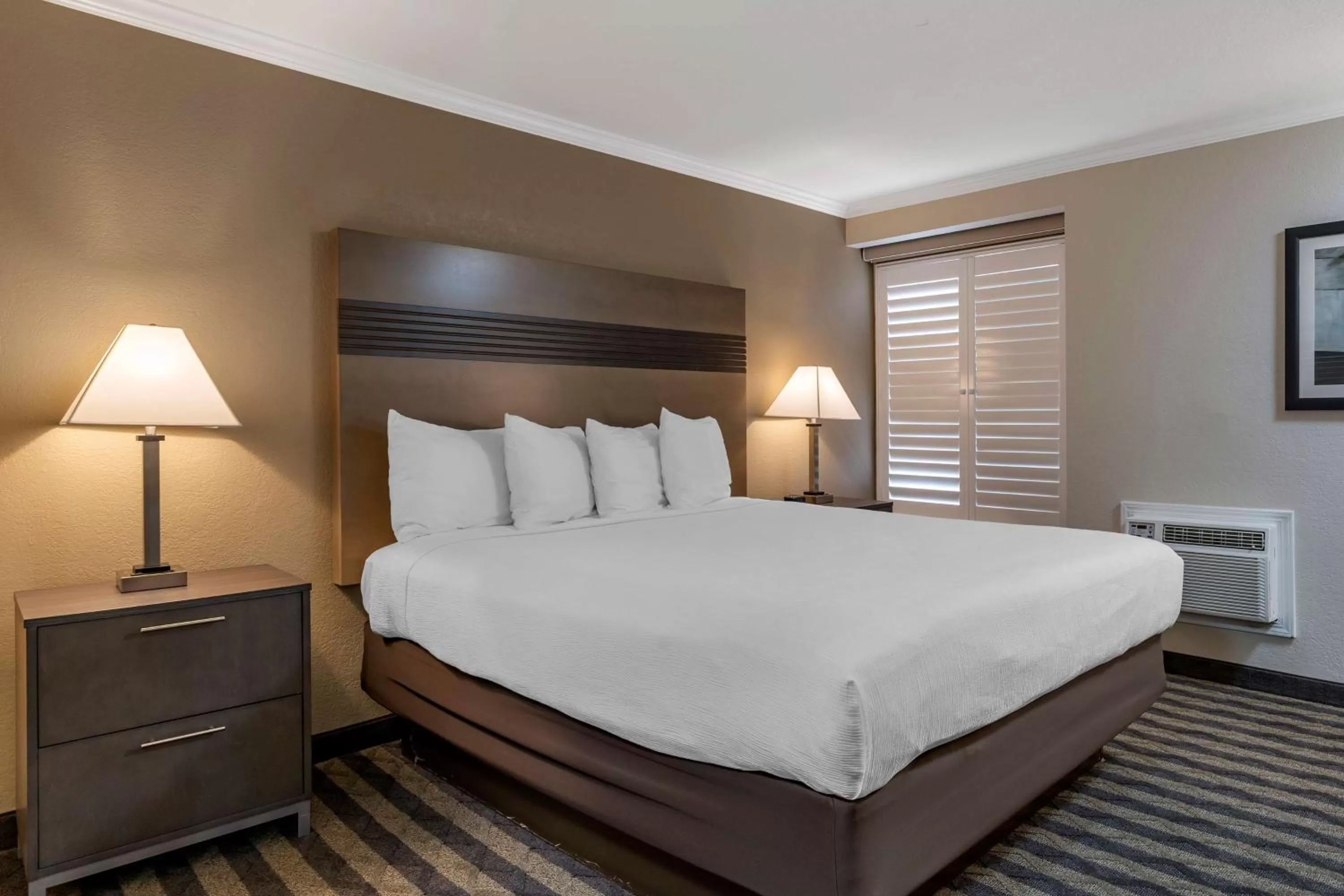 Executive King Room - Non-Smoking in Best Western Silicon Valley Inn