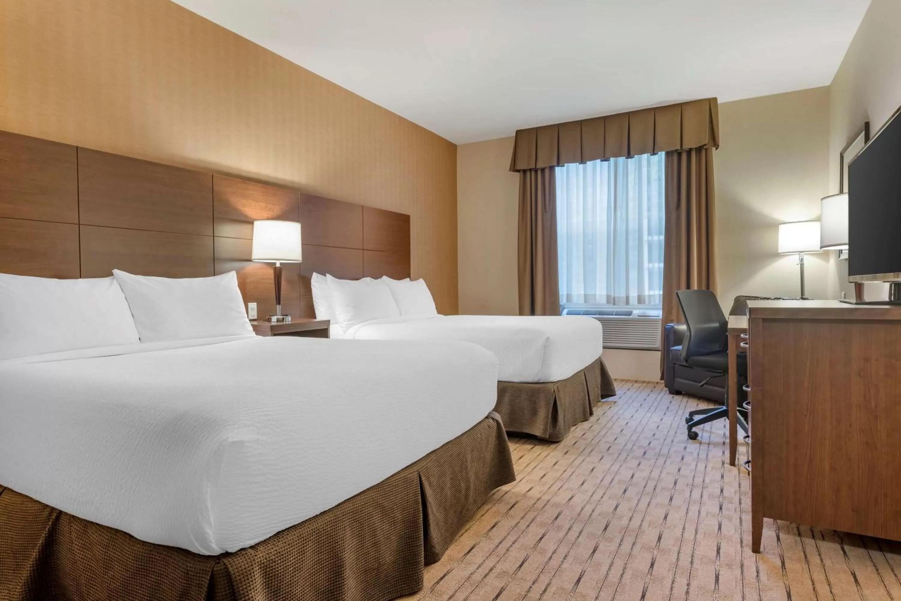 Queen Room with Two Queen Beds - Non-Smoking in Best Western Plus, Bathurst Hotel & Suites