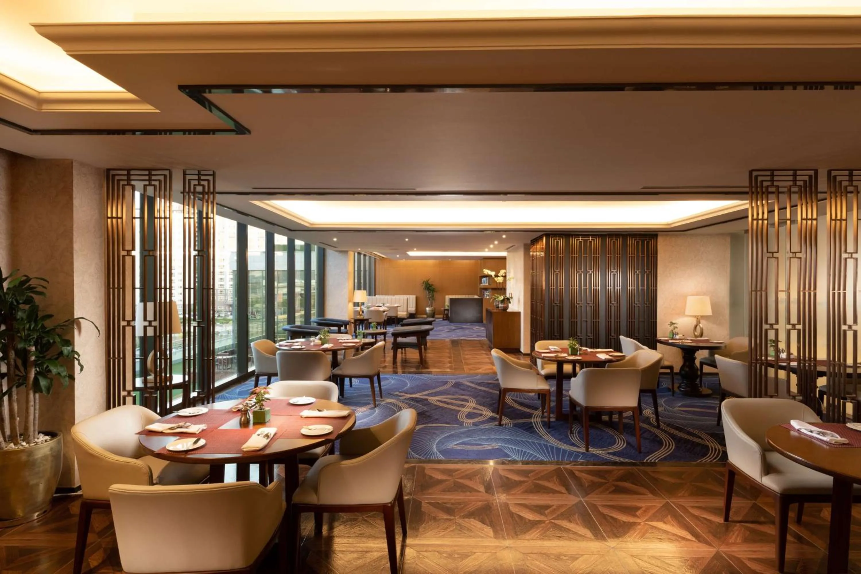 Executive King Room - Lounge Access in Hilton Clark Sun Valley Resort