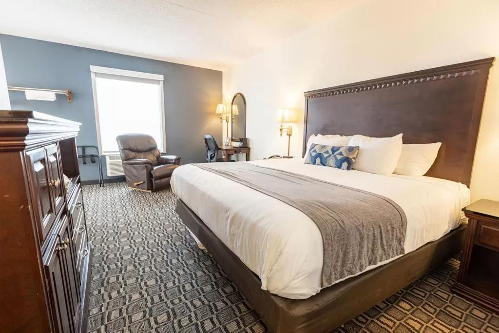 King Room - Disability Access in Savannah House Hotel