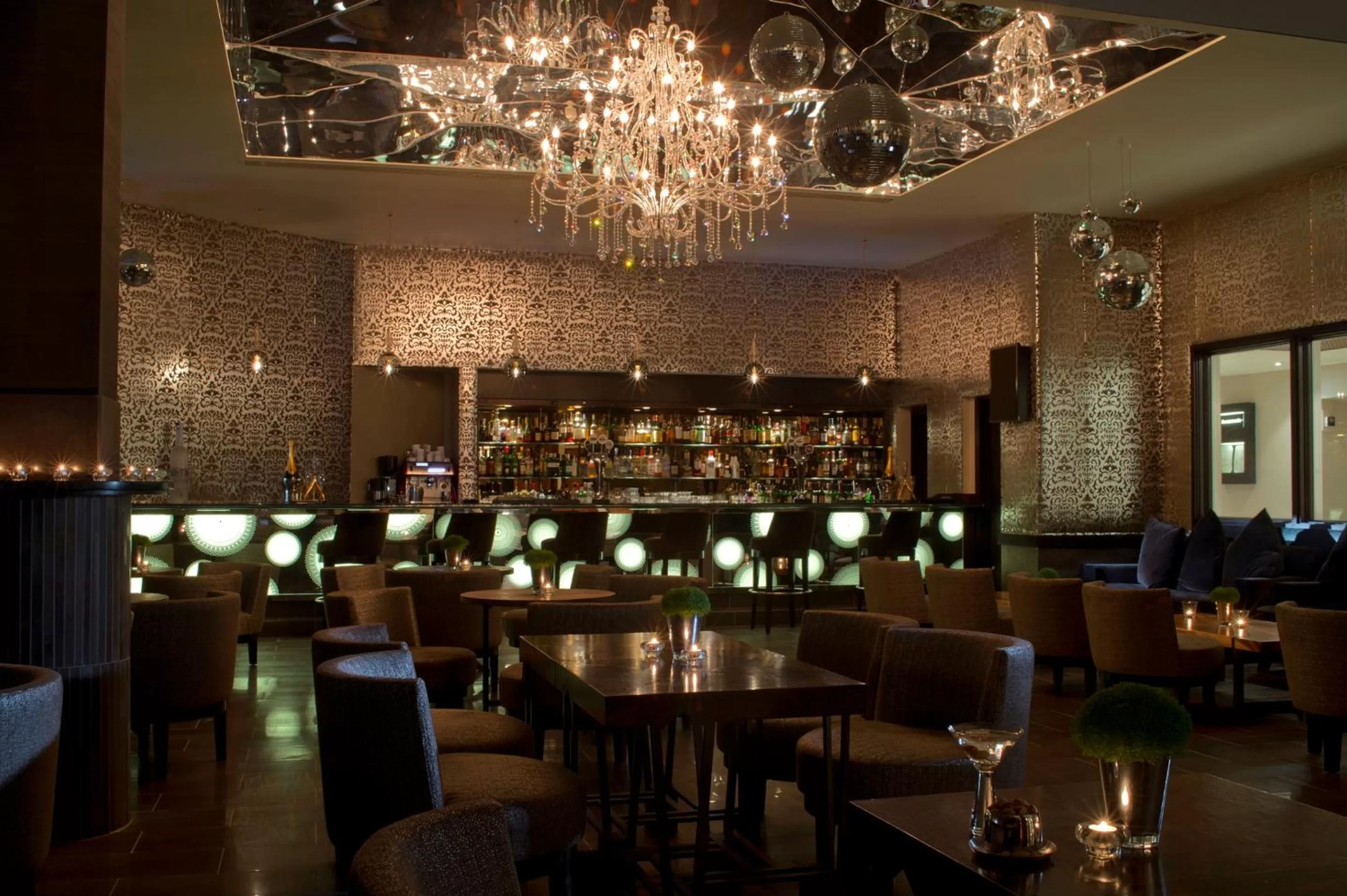 Restaurant/places to eat in Radisson Blu Hotel, London Heathrow