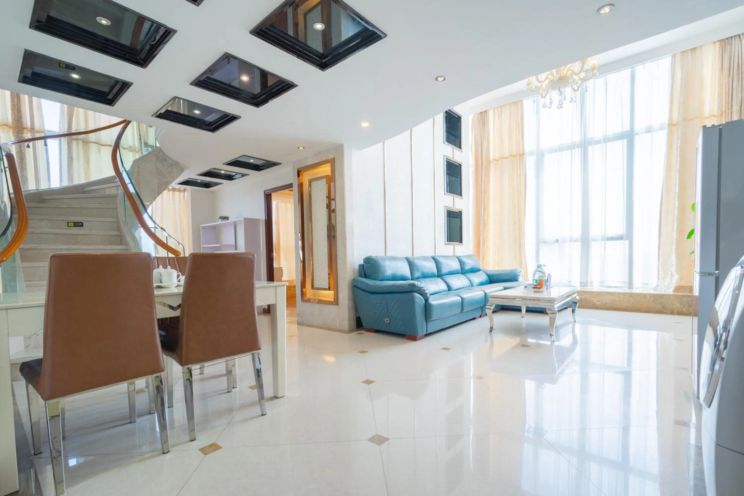 Superior Duplex Three-Bedroom Suite in Guangzhou Hakka Apartment Beijing Road