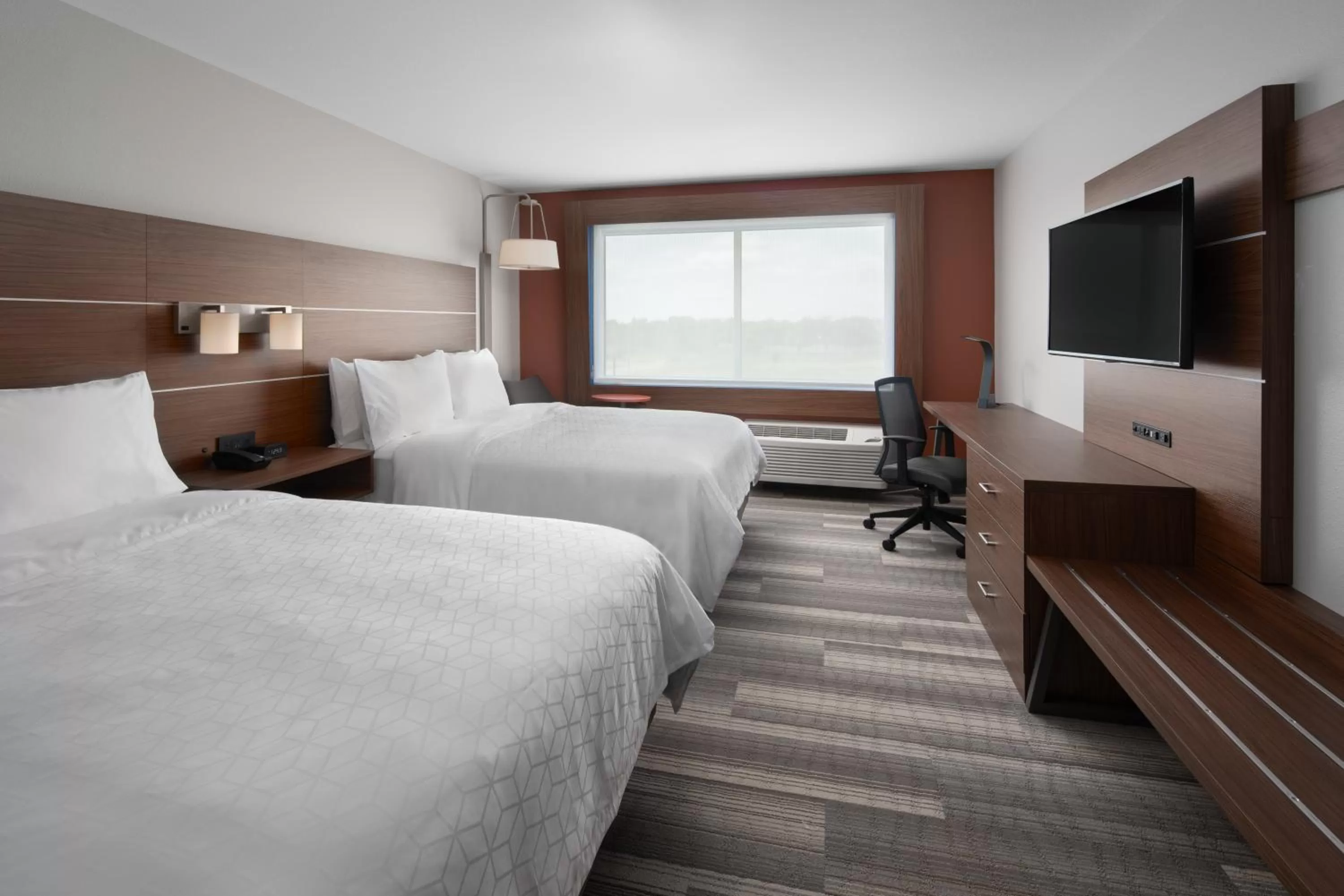 Queen Room with Two Queen Beds - Hearing Accessible/Non-Smoking in Holiday Inn Express & Suites - Elkhorn - Lake Geneva Area by IHG