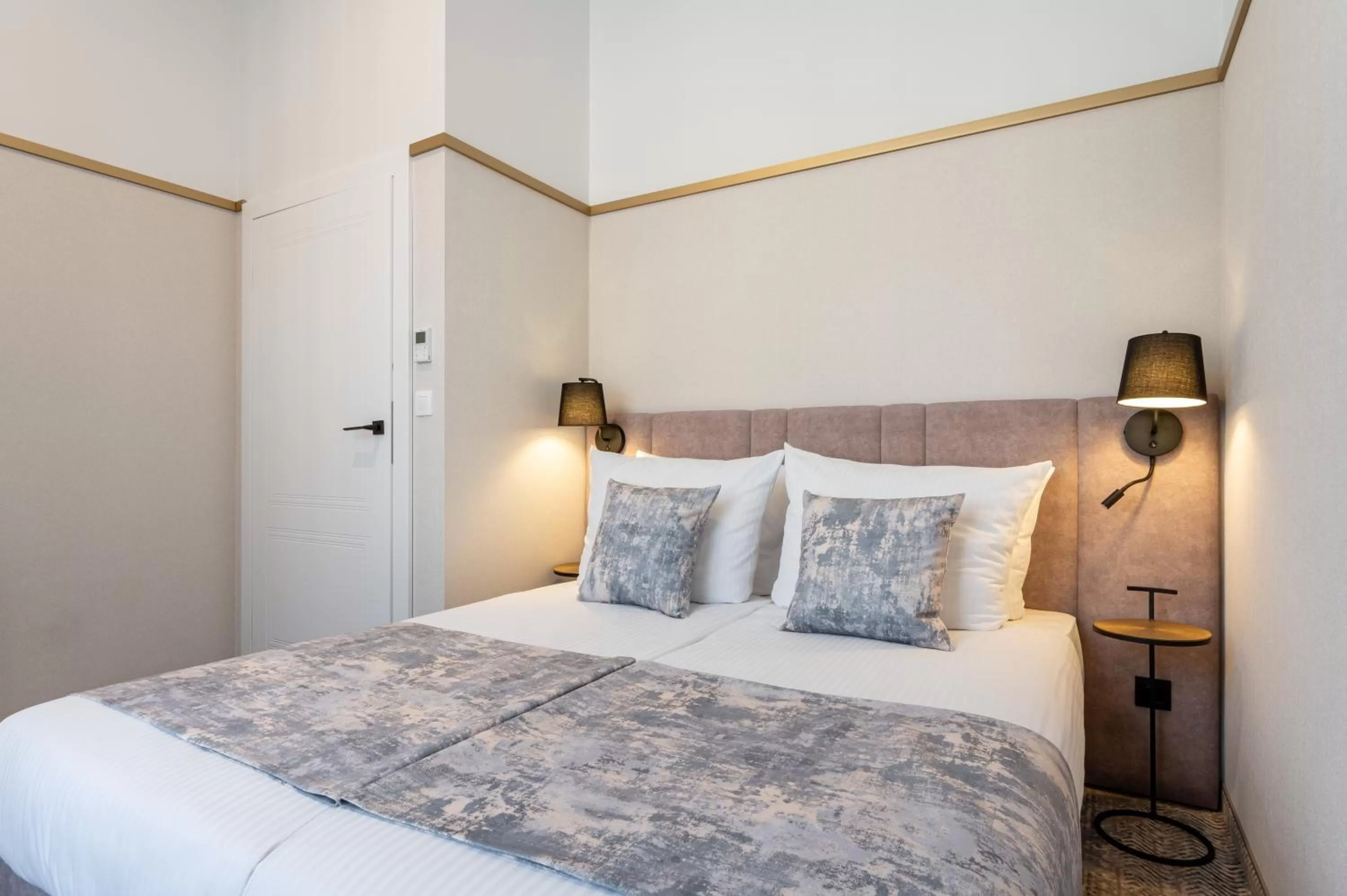 Family Room in MR67 Mayera Rapaporta