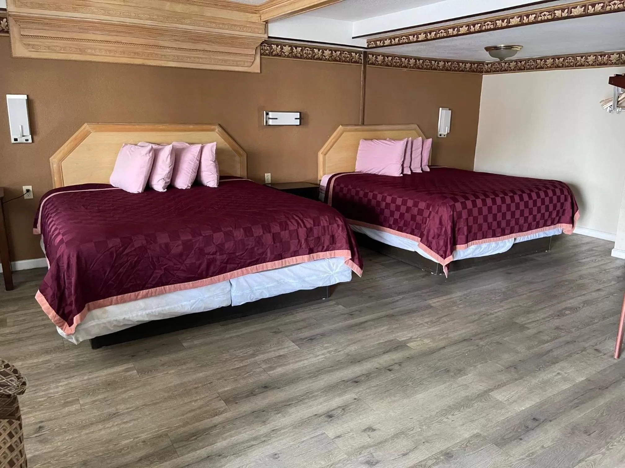 Queen Room with Two Queen Beds in Budget Inn and Suites Corpus Christi