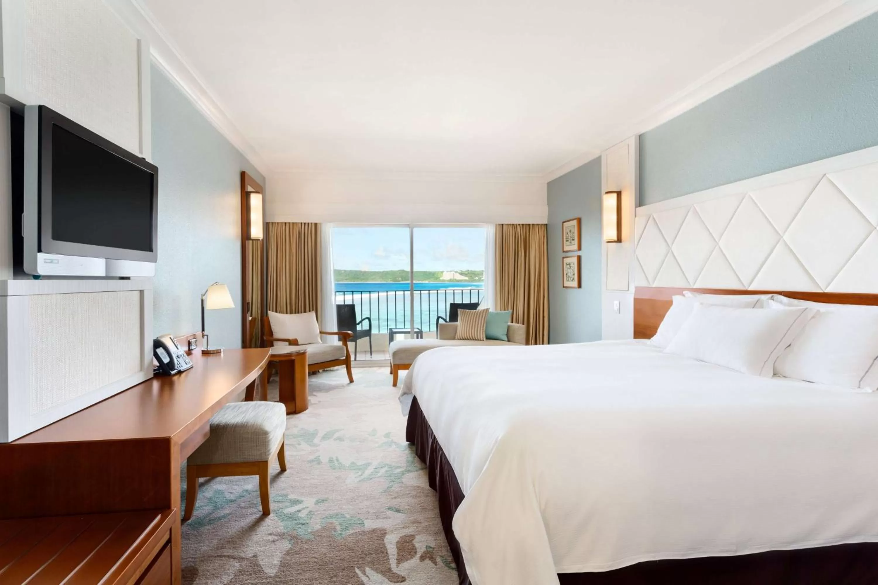 Main Ocean King Room in Hilton Guam Resort & Spa
