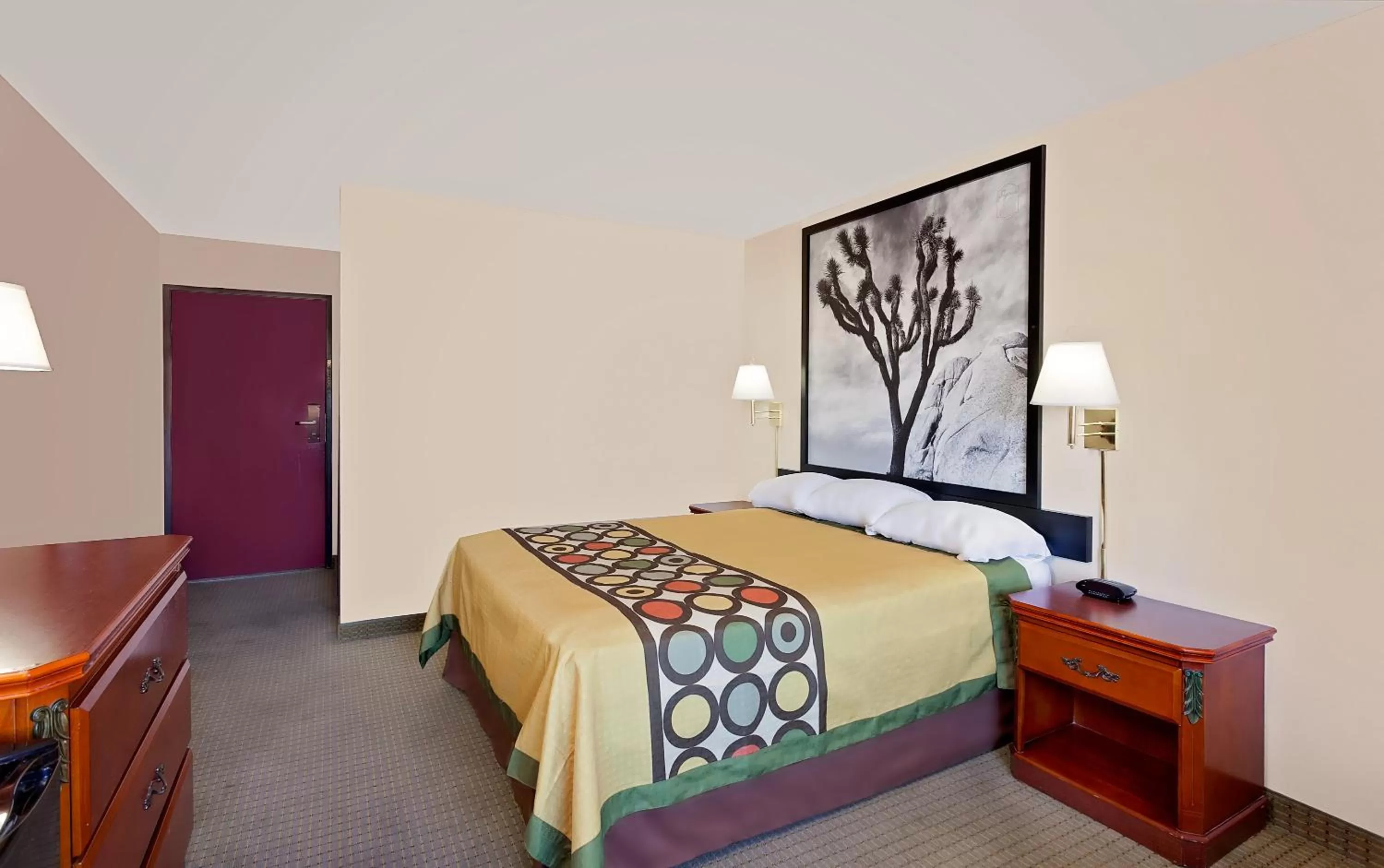 Queen Room with Mobility/Hearing Access - Non-Smoking in Super 8 by Wyndham Yucca Val/Joshua Tree Nat Pk Area