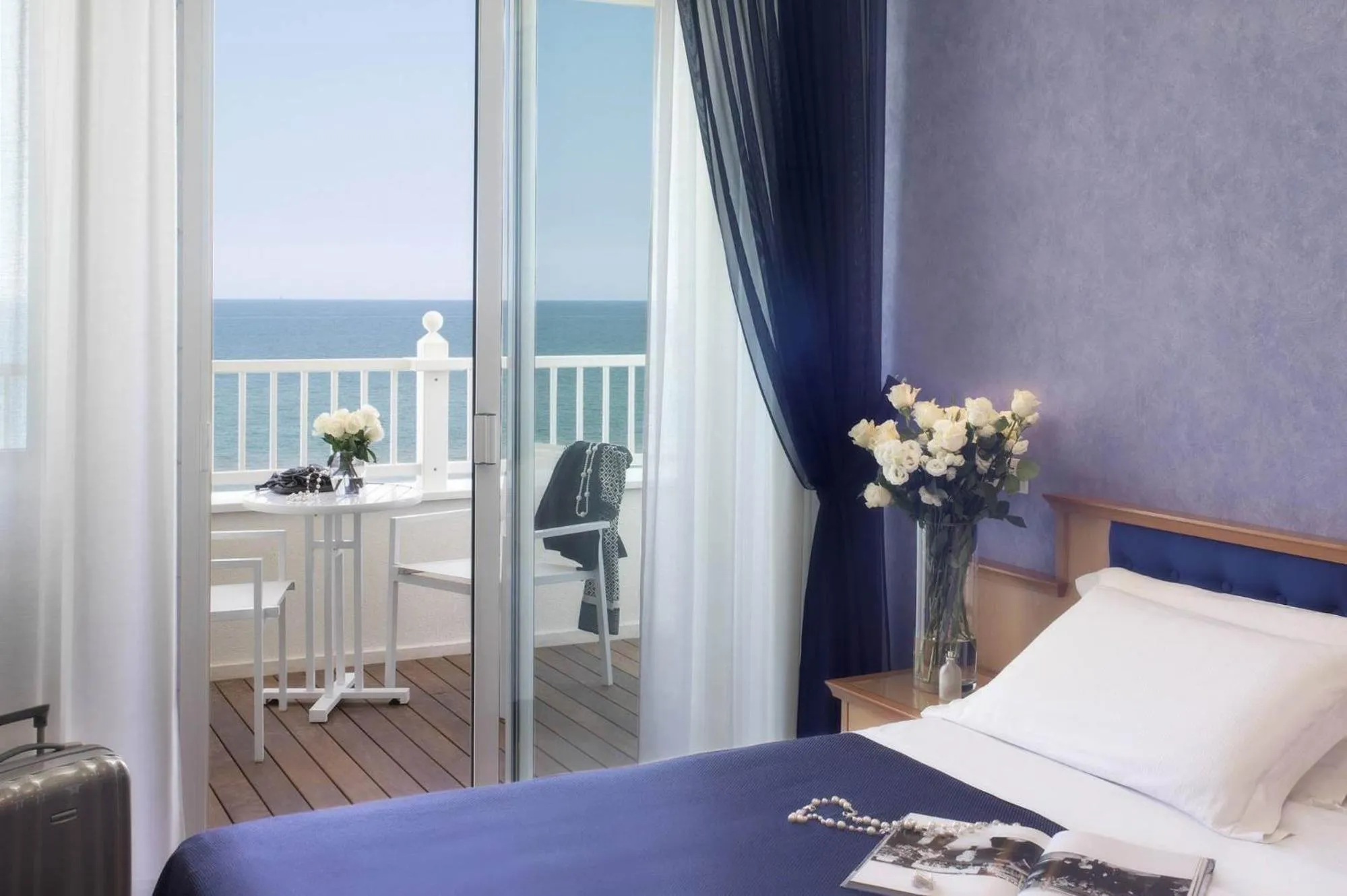 Deluxe Double Room with Balcony and Sea View in Hotel Tiffany's
