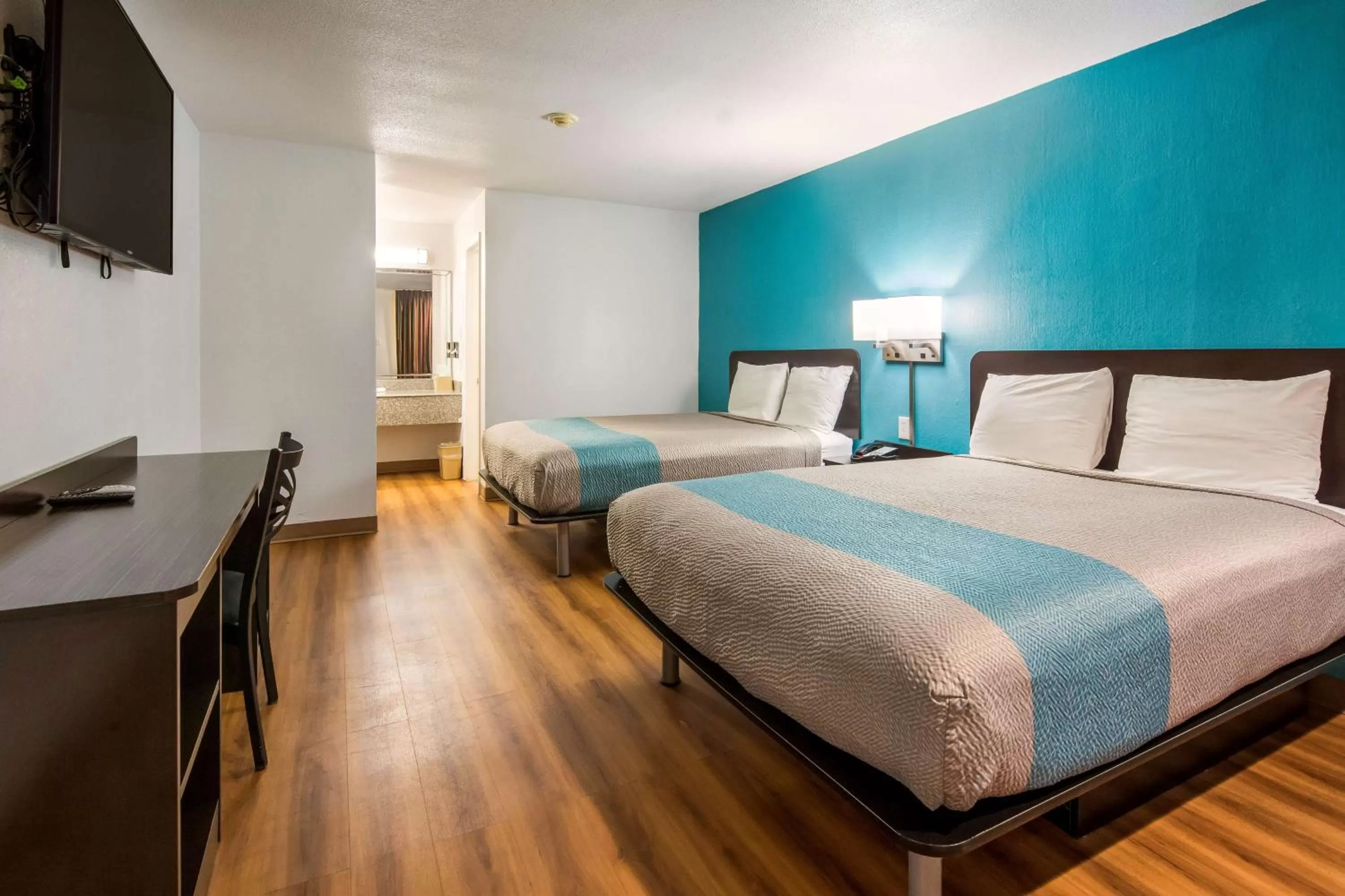 Deluxe Queen Room with Two Queen Beds - Smoking in Motel 6-Freeport, TX