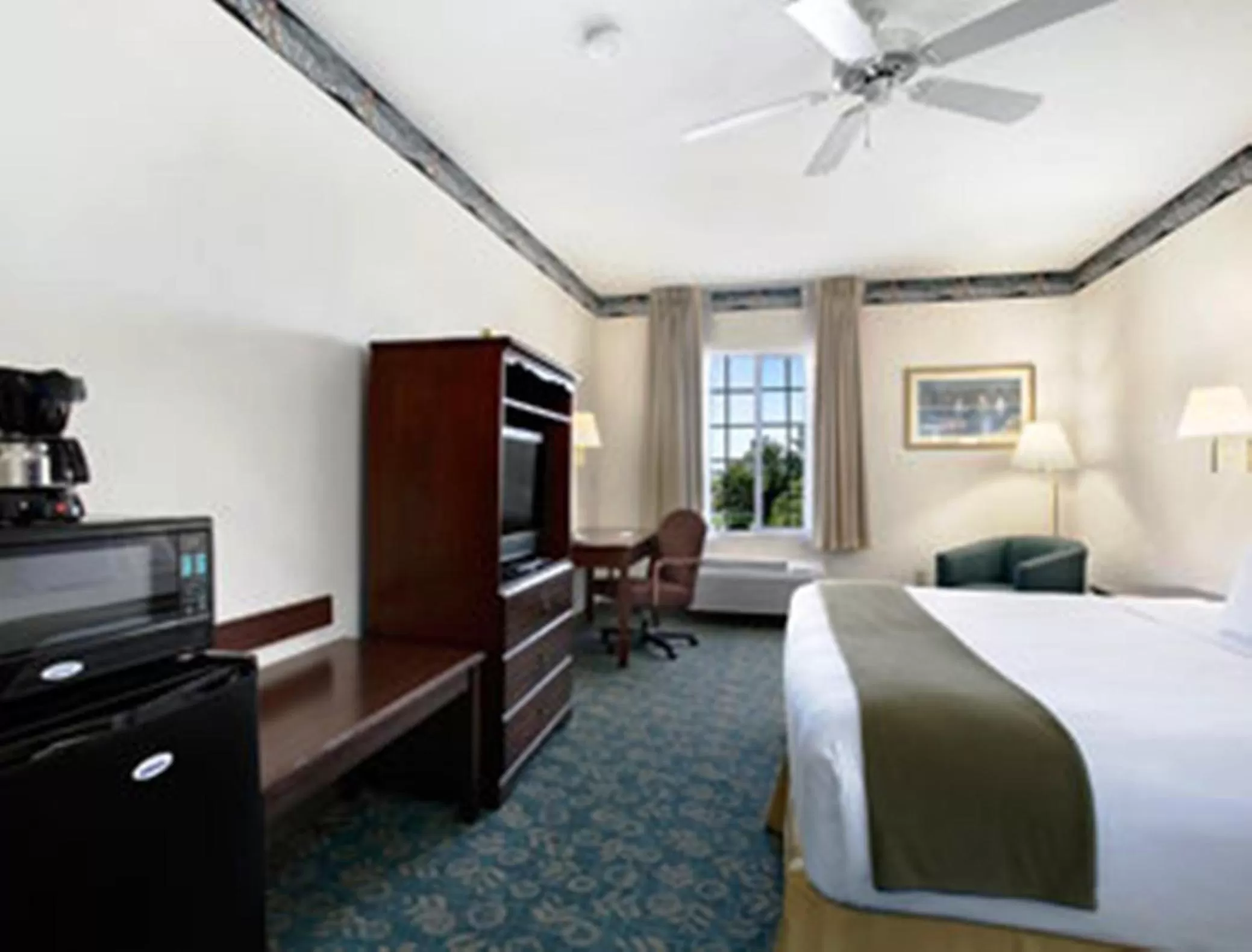 King Studio Suite - Smoking in Ramada by Wyndham Williams