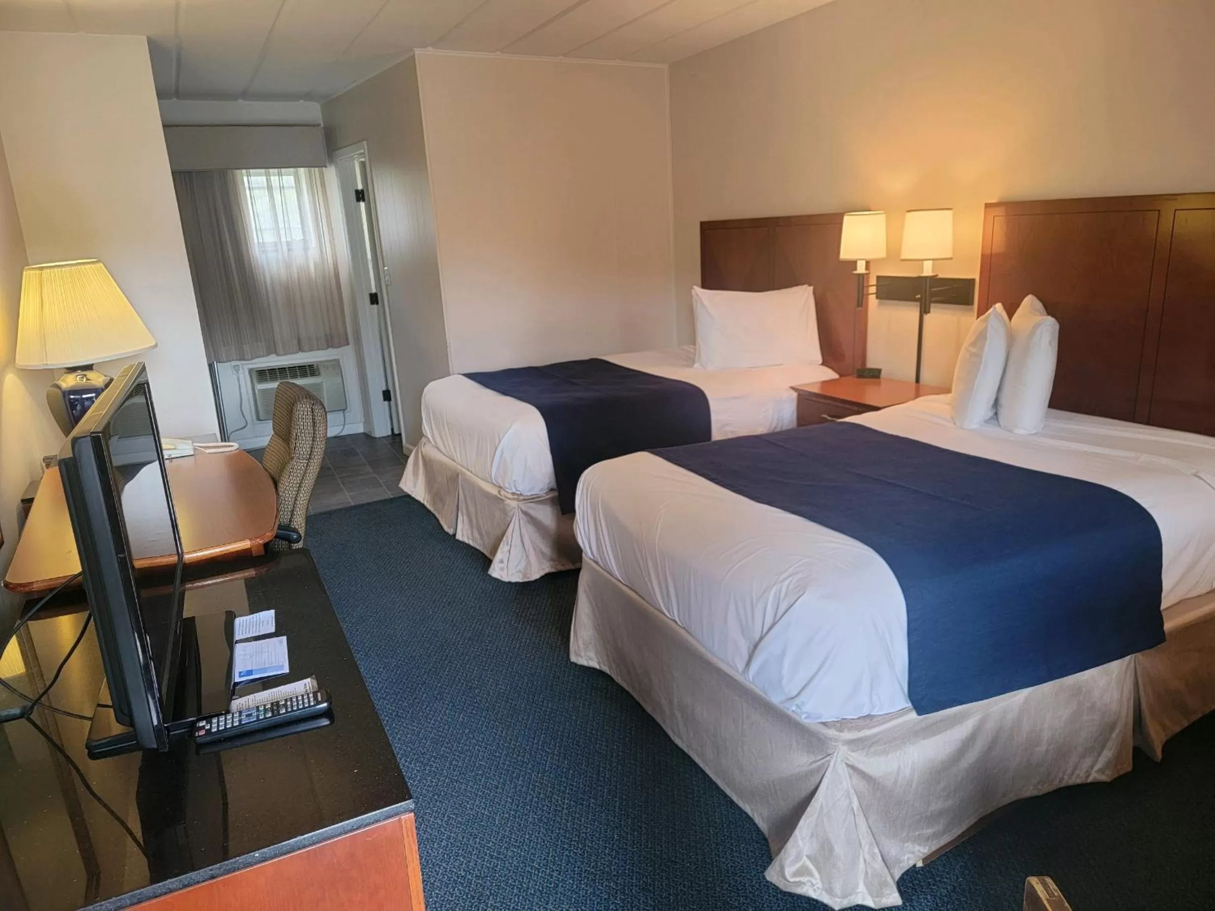 Budget Double Room in Penn Wells Lodge