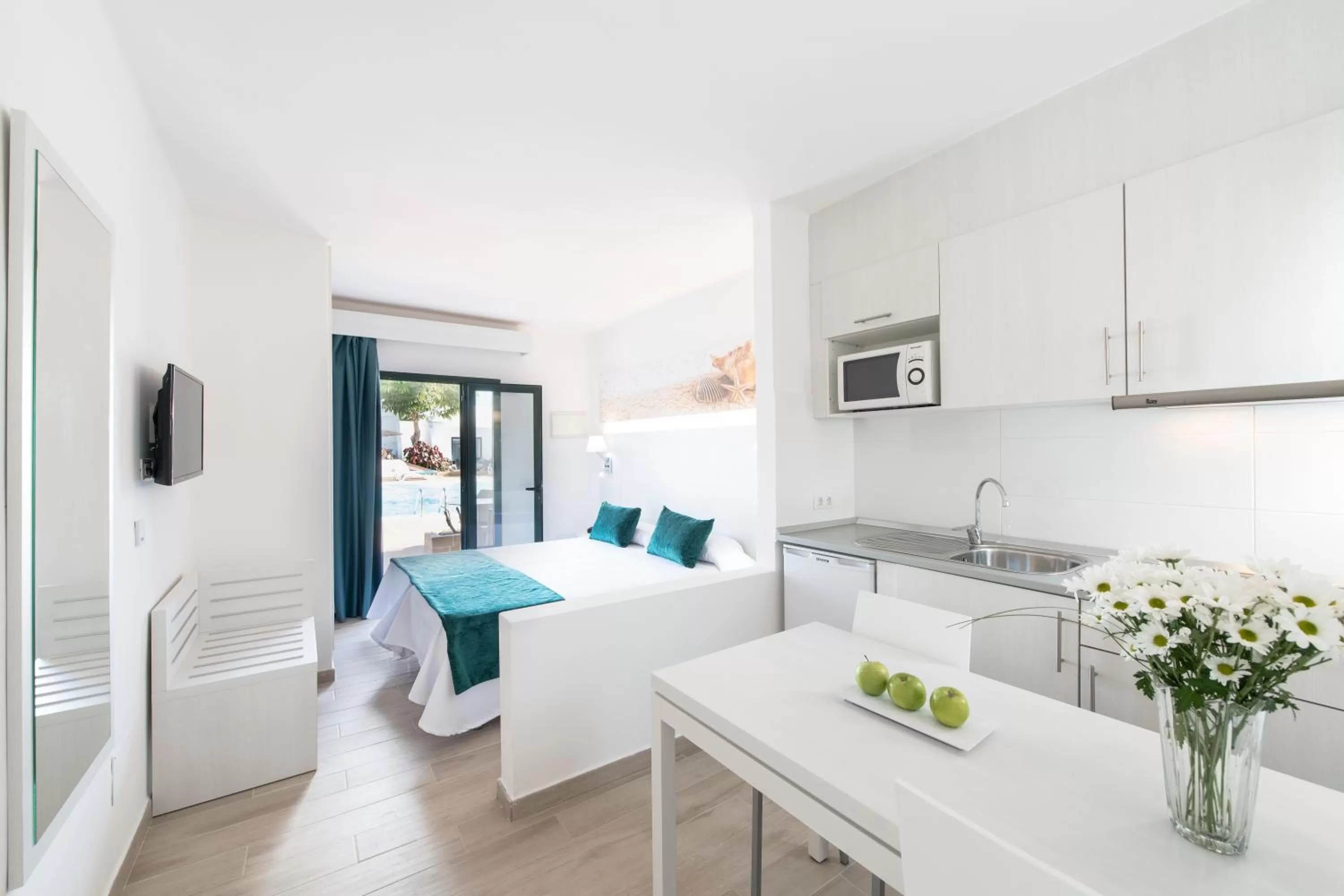 Superior Studio (2 Adults) in Hotel THB Flora