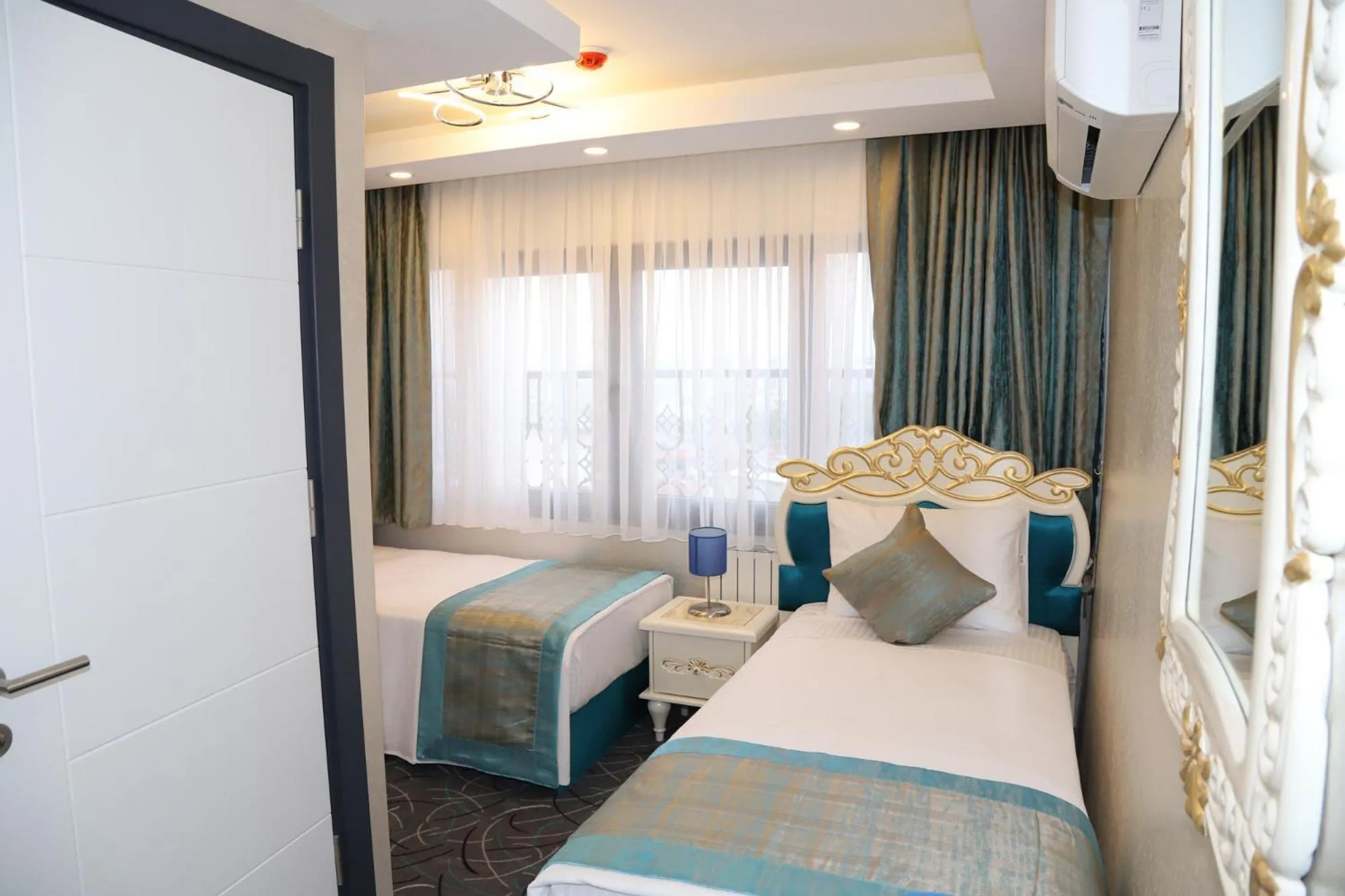 Twin Room with Sea View - single occupancy in Grand Kavi Hotel