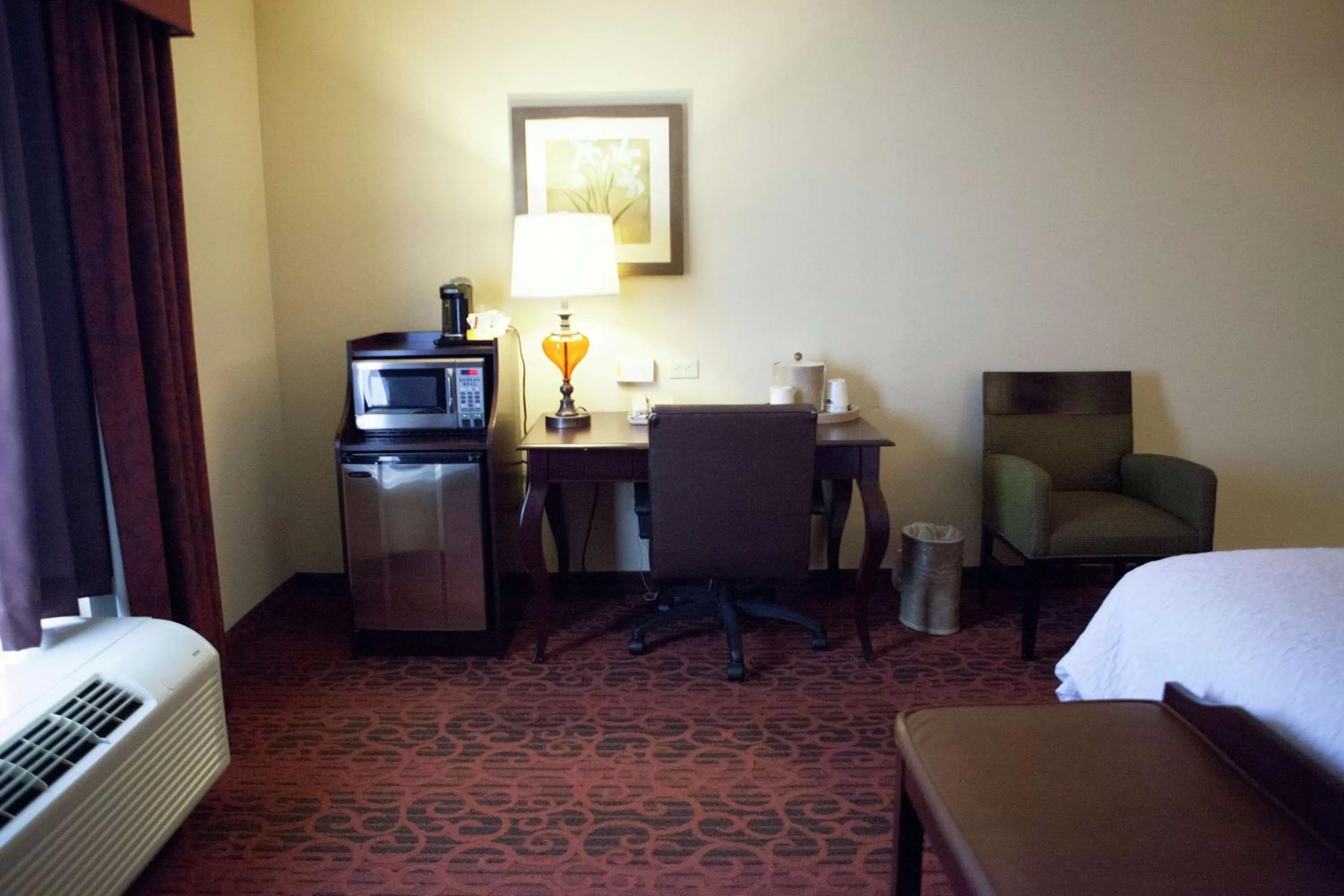 King Room - Non-Smoking in Hampton Inn Rochester-Webster