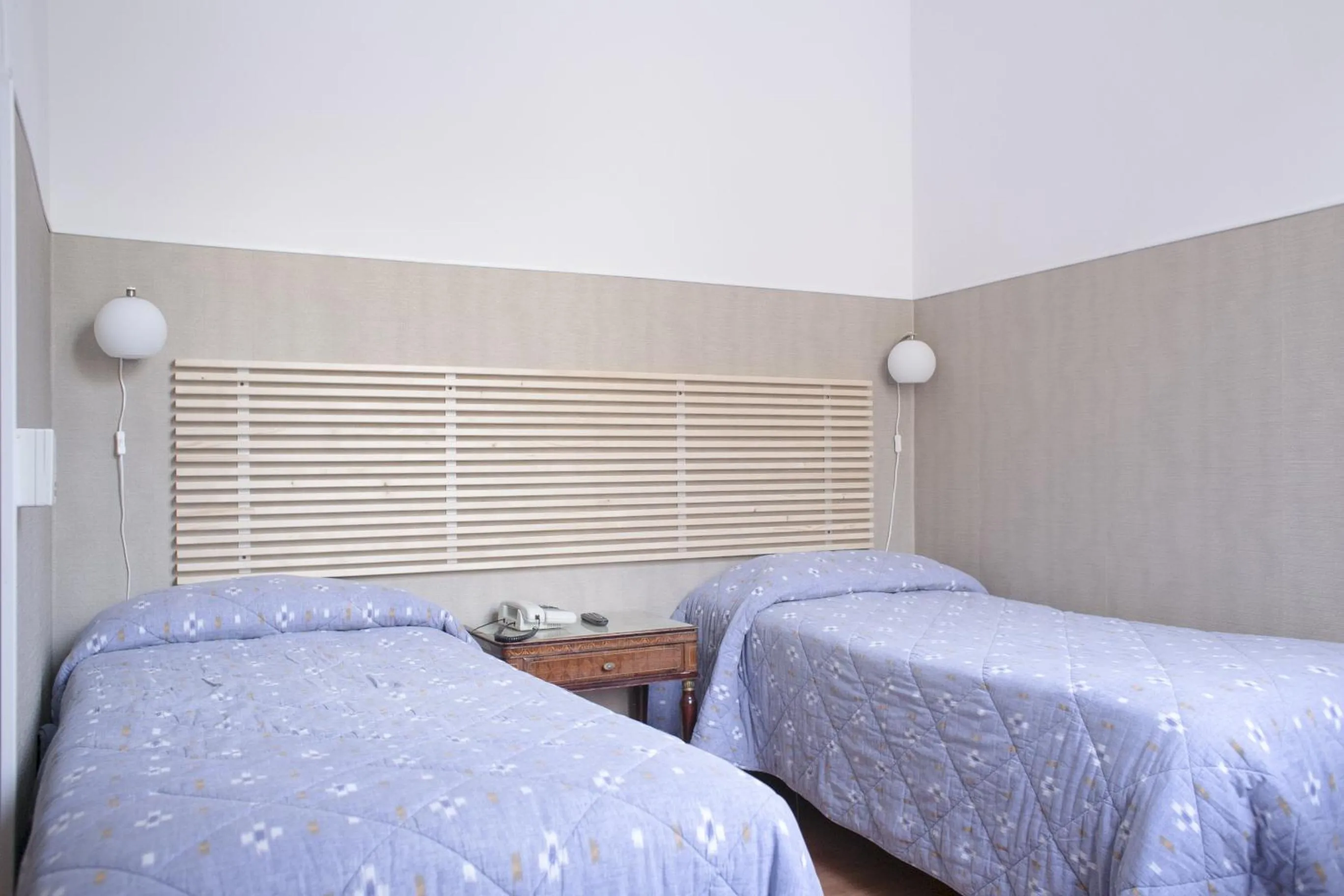 Twin Room with Shared Bathroom in Loggia Fiorentina