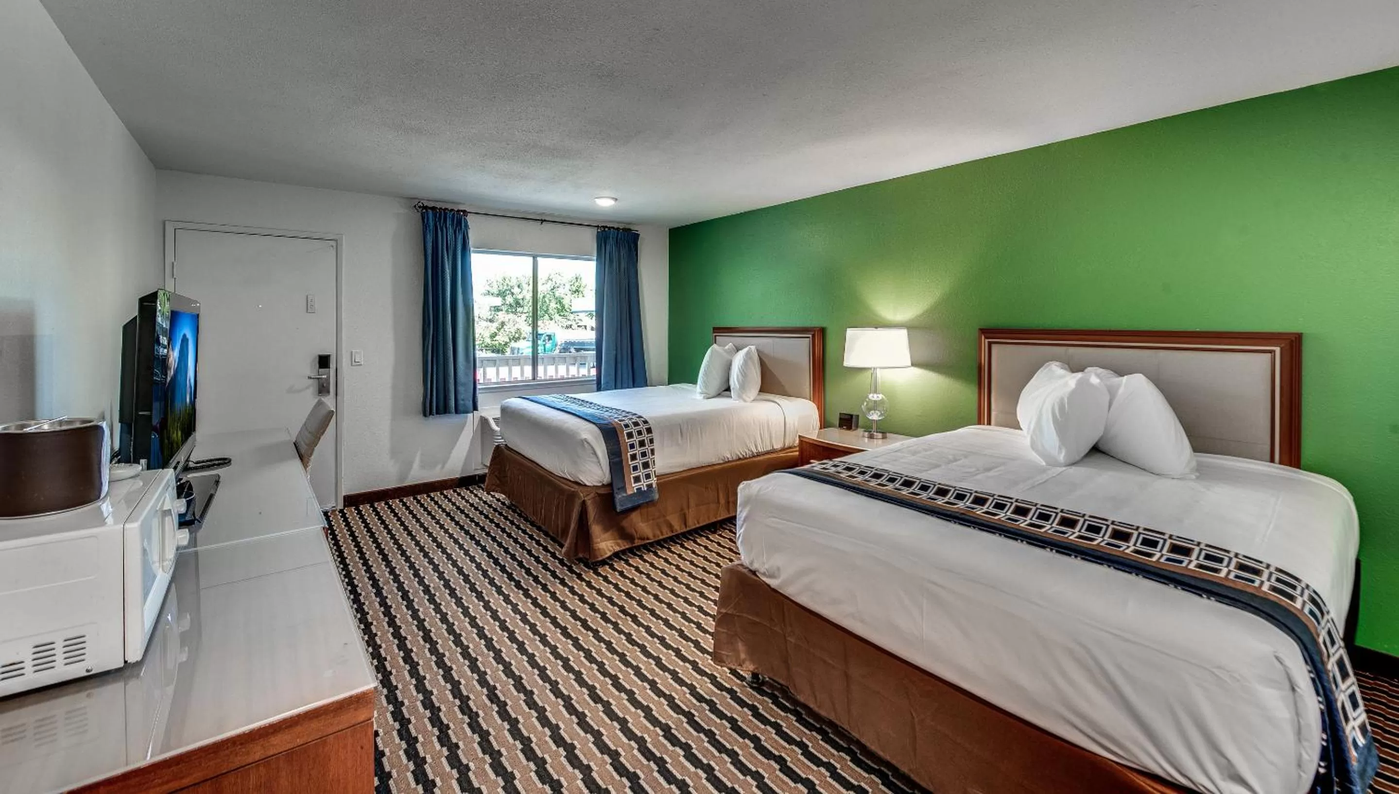 Queen Room with Two Queen Beds in Angels Inn