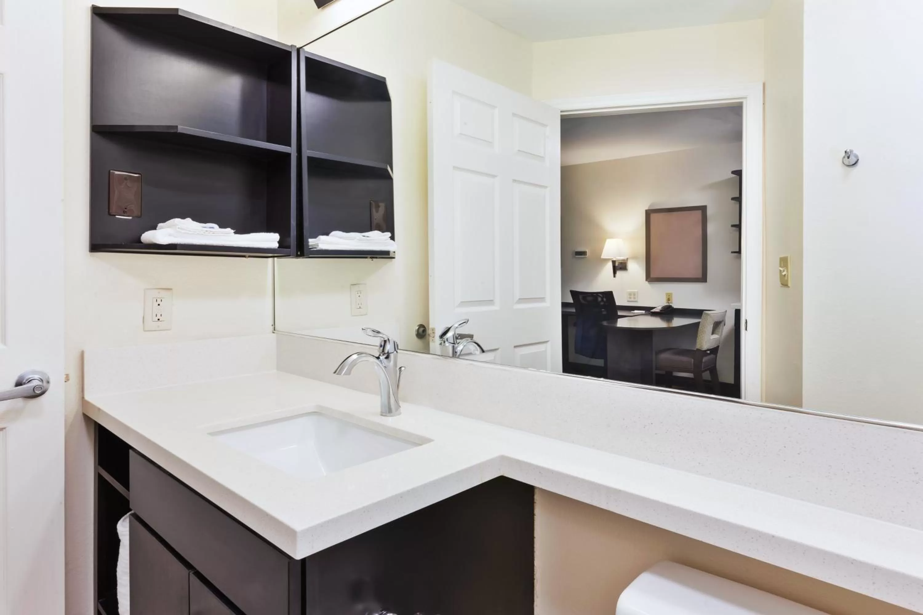 One-Bedroom Queen Suite in Candlewood Suites Huntersville-Lake Norman Area by IHG