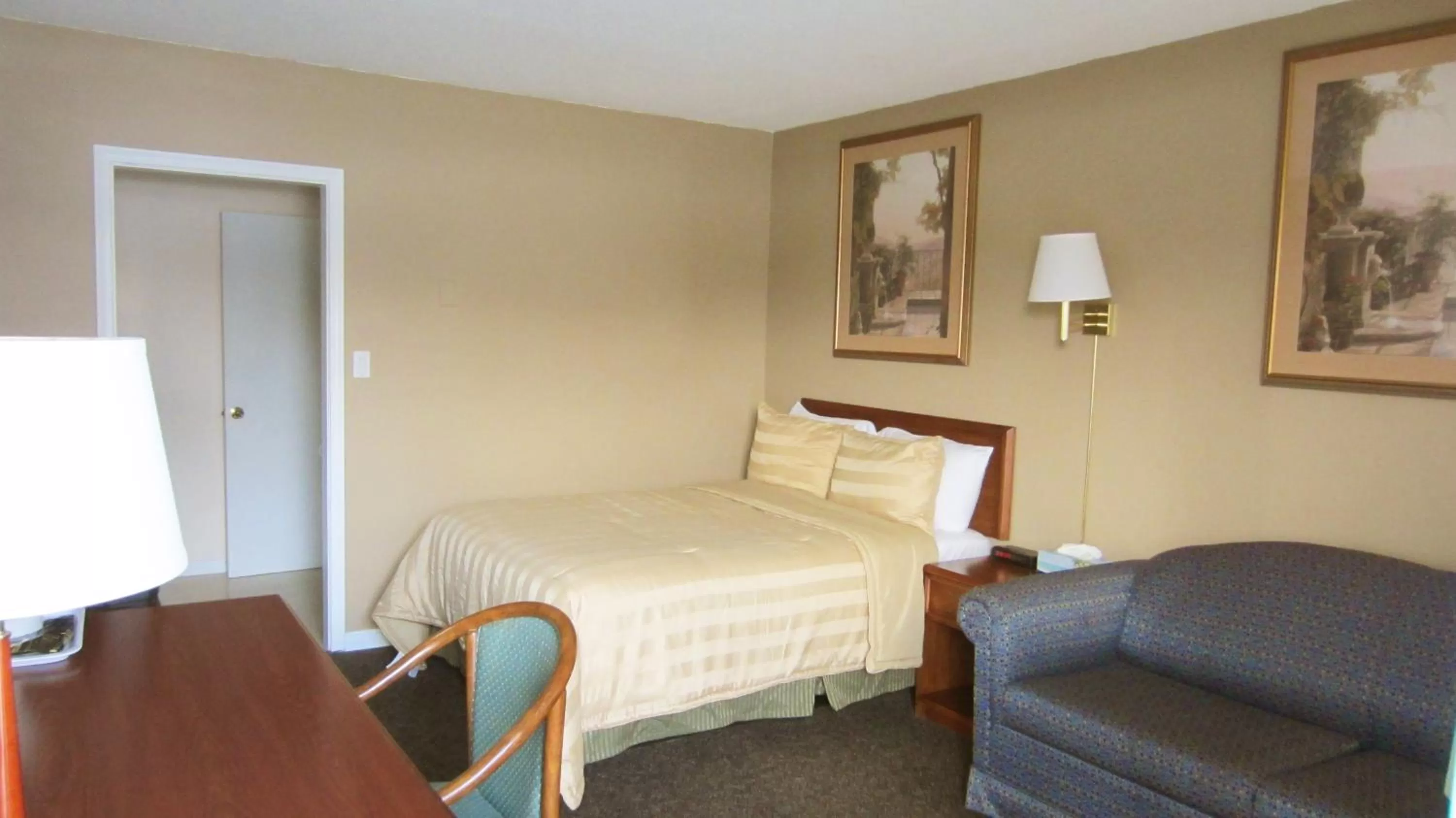 Village Inn &amp; Suites - Sudbury