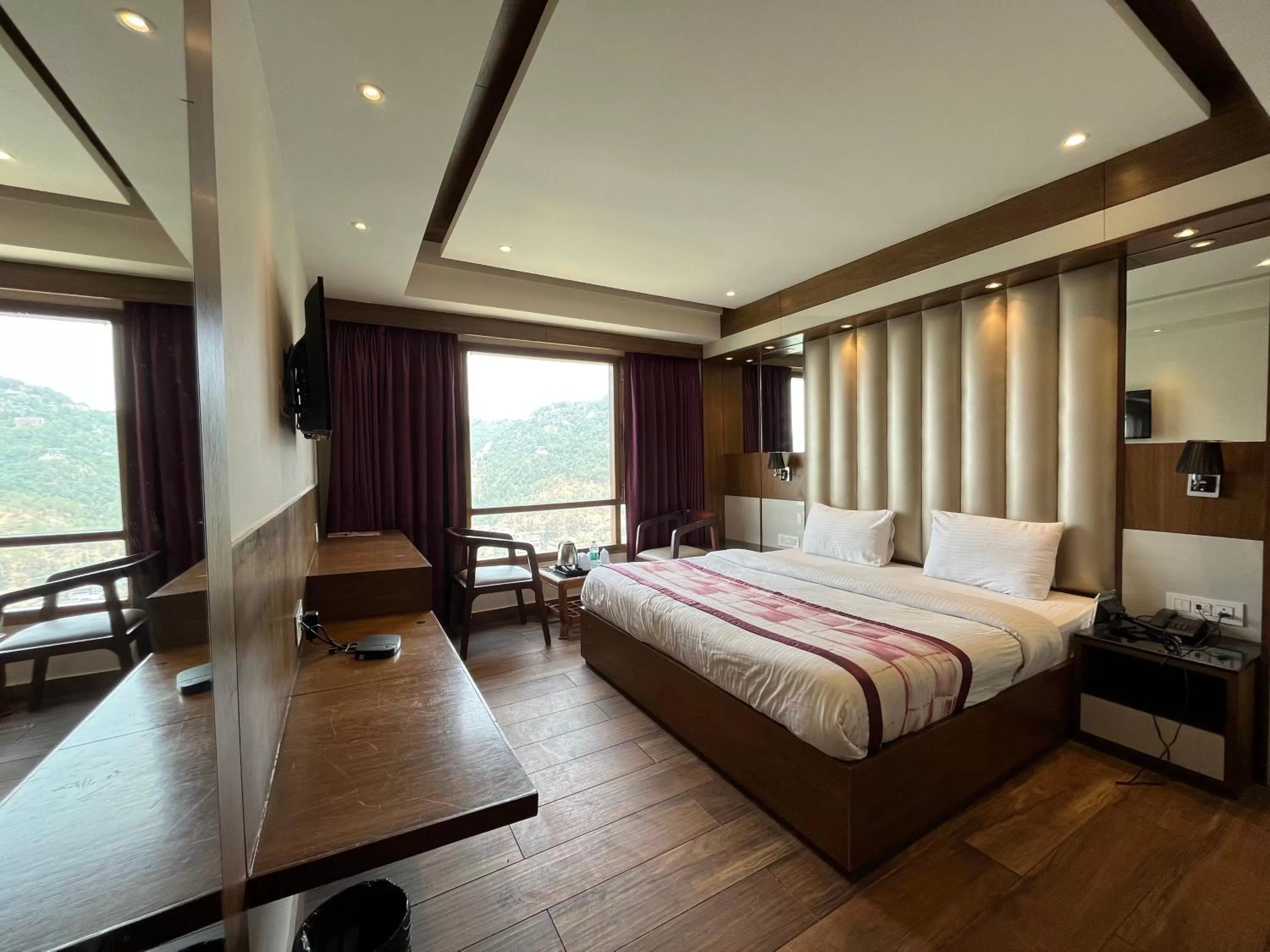 Superior King Room in Mahaveer Shimla By Royal Collection Hotels