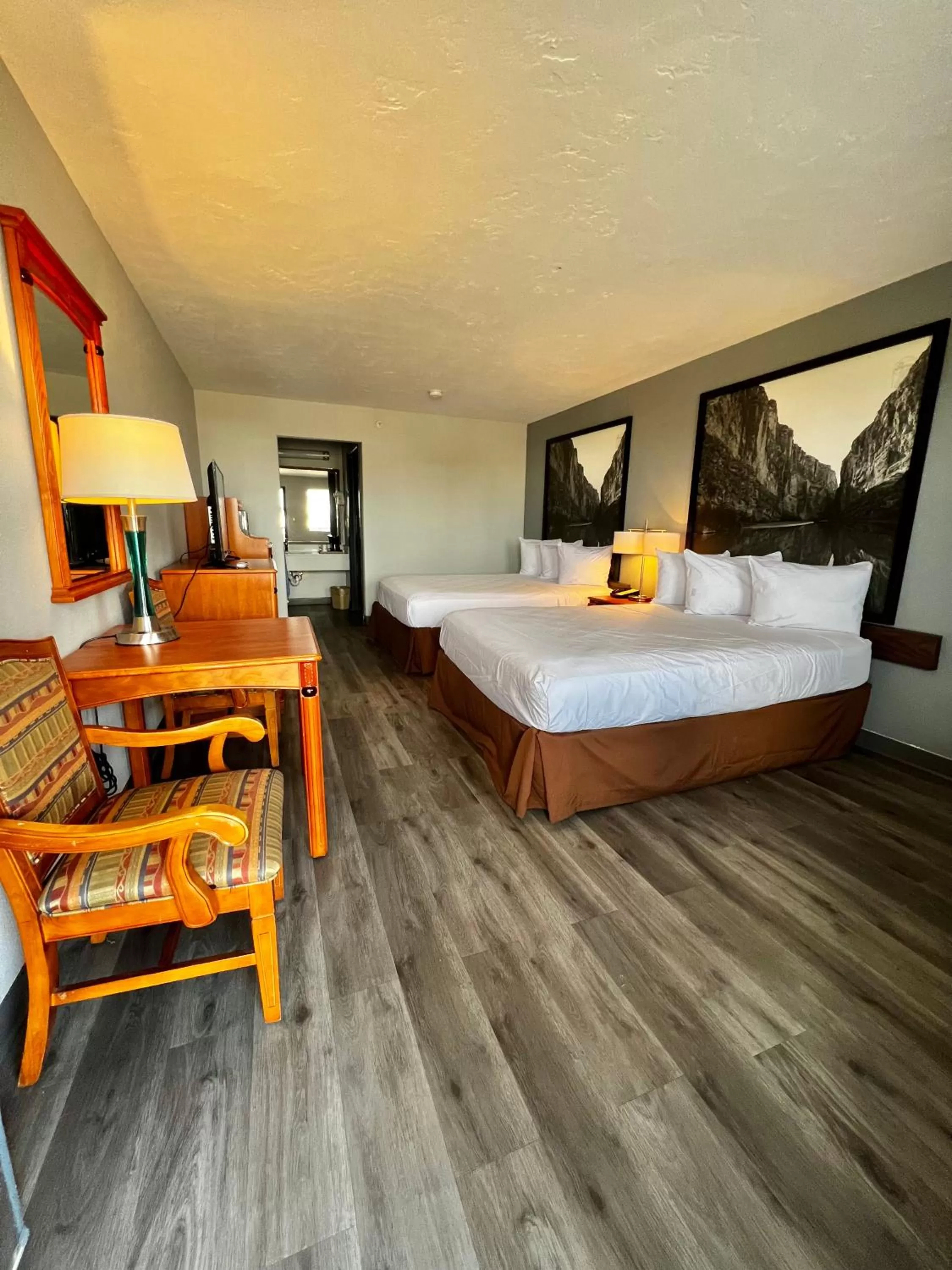 Queen Room with Two Queen Beds and Bath Tub - Mobility Accessible/Non-Smoking in Super 8 by Wyndham Sealy