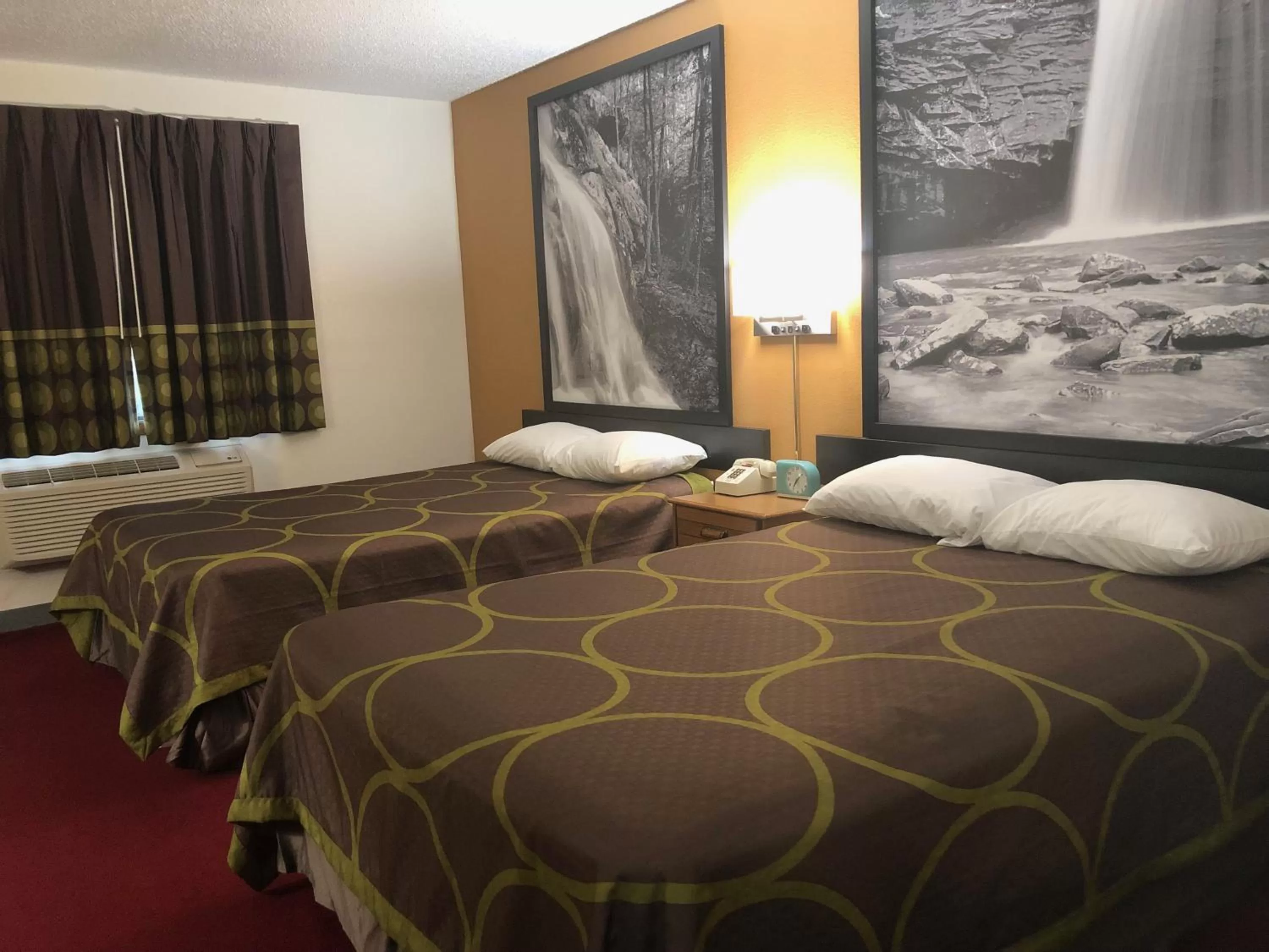 Deluxe Double Room with Two Double Beds - Non-Smoking in Super 8 by Wyndham Front Royal