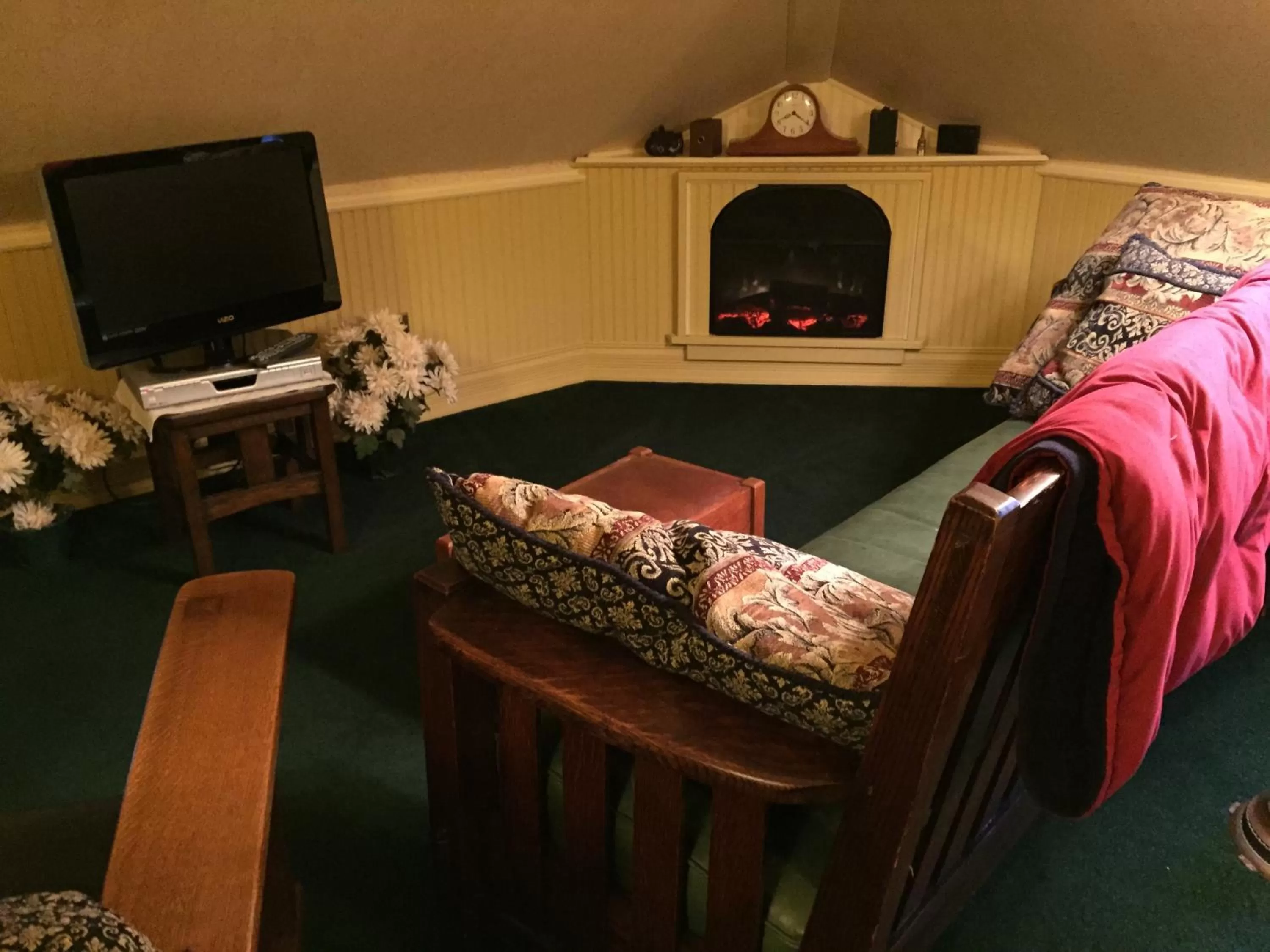 Deluxe King Room in Alaska's Capital Inn Bed and Breakfast