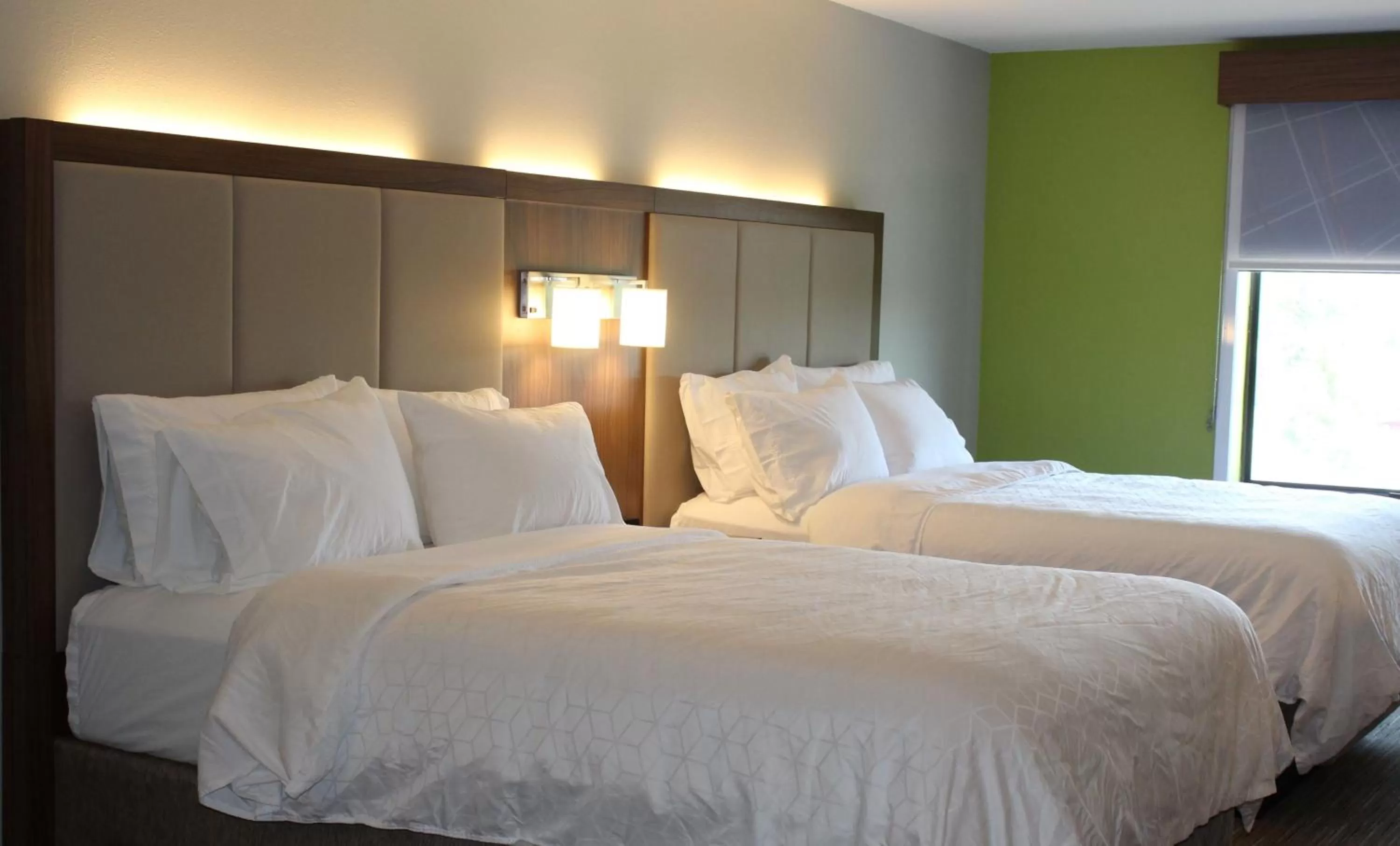 Queen Room with Two Queen Beds in Holiday Inn Express Forest City, an IHG Hotel